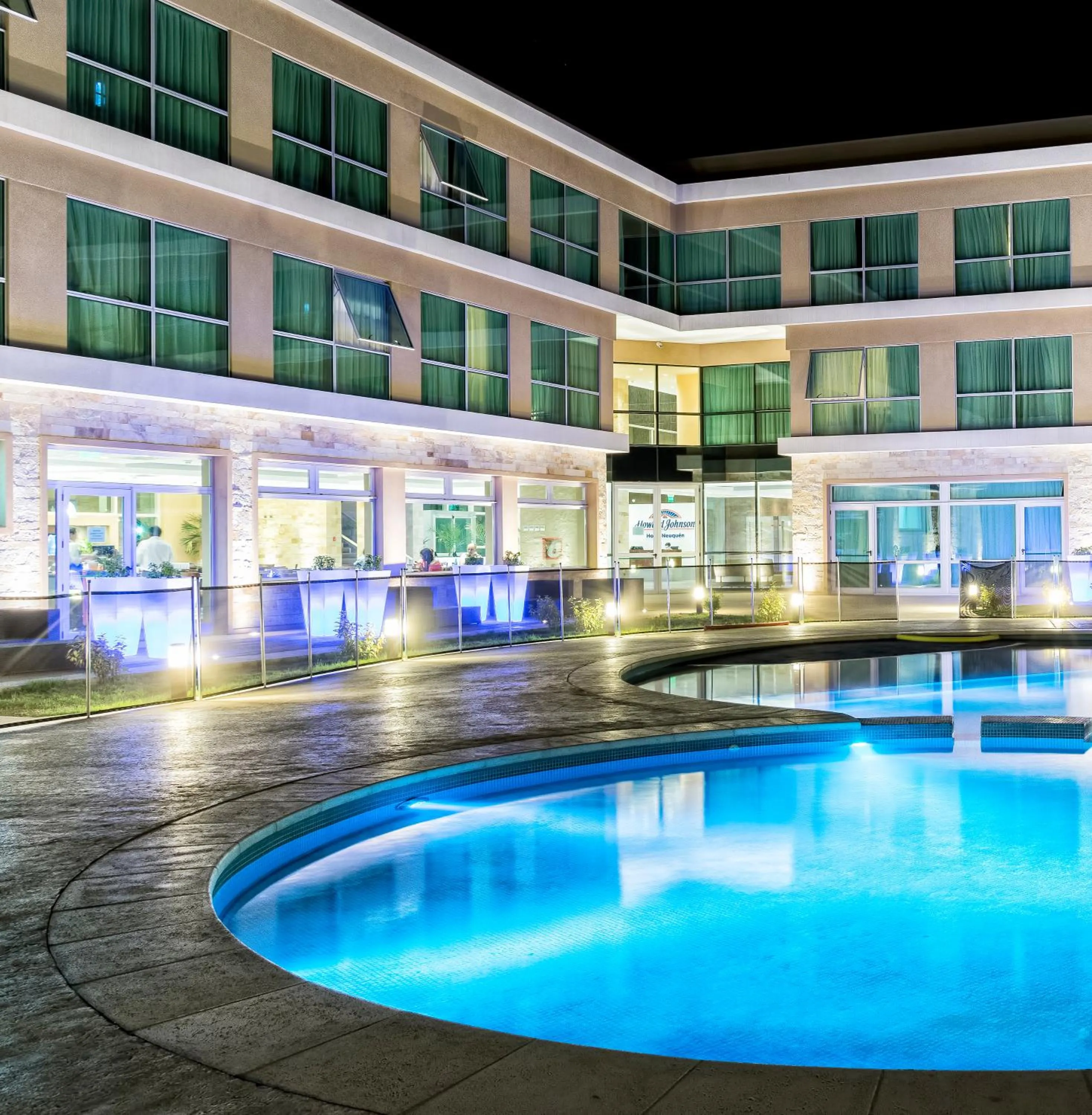 Patio in Howard Johnson Neuquen