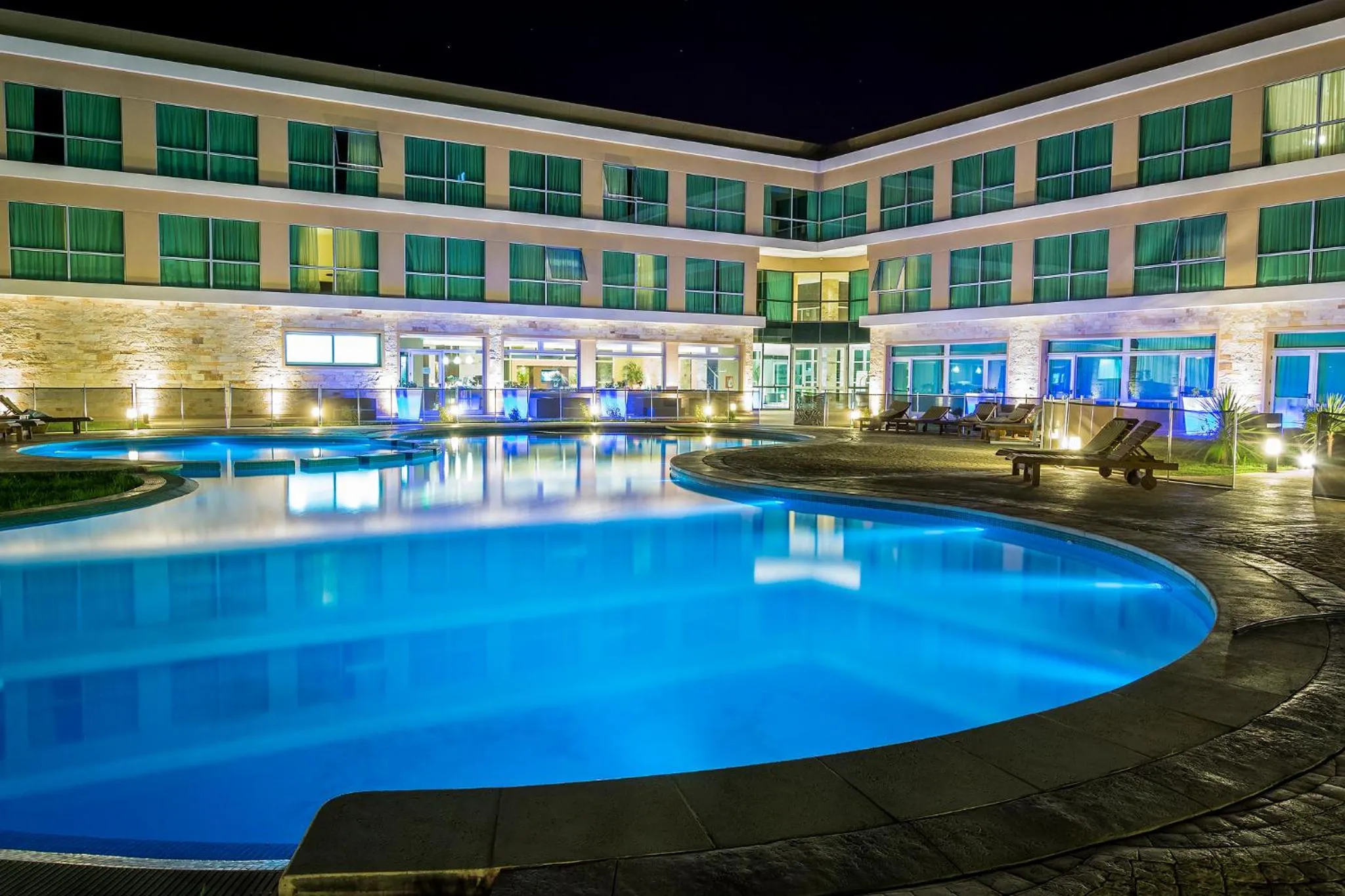 Property building in Howard Johnson Neuquen