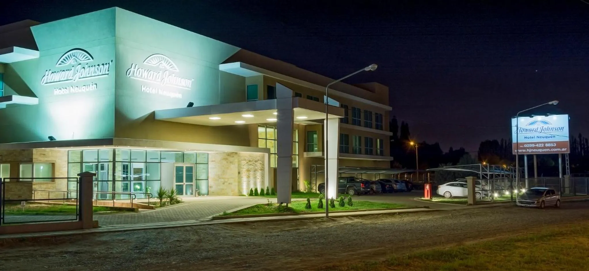 Facade/entrance in Howard Johnson Neuquen