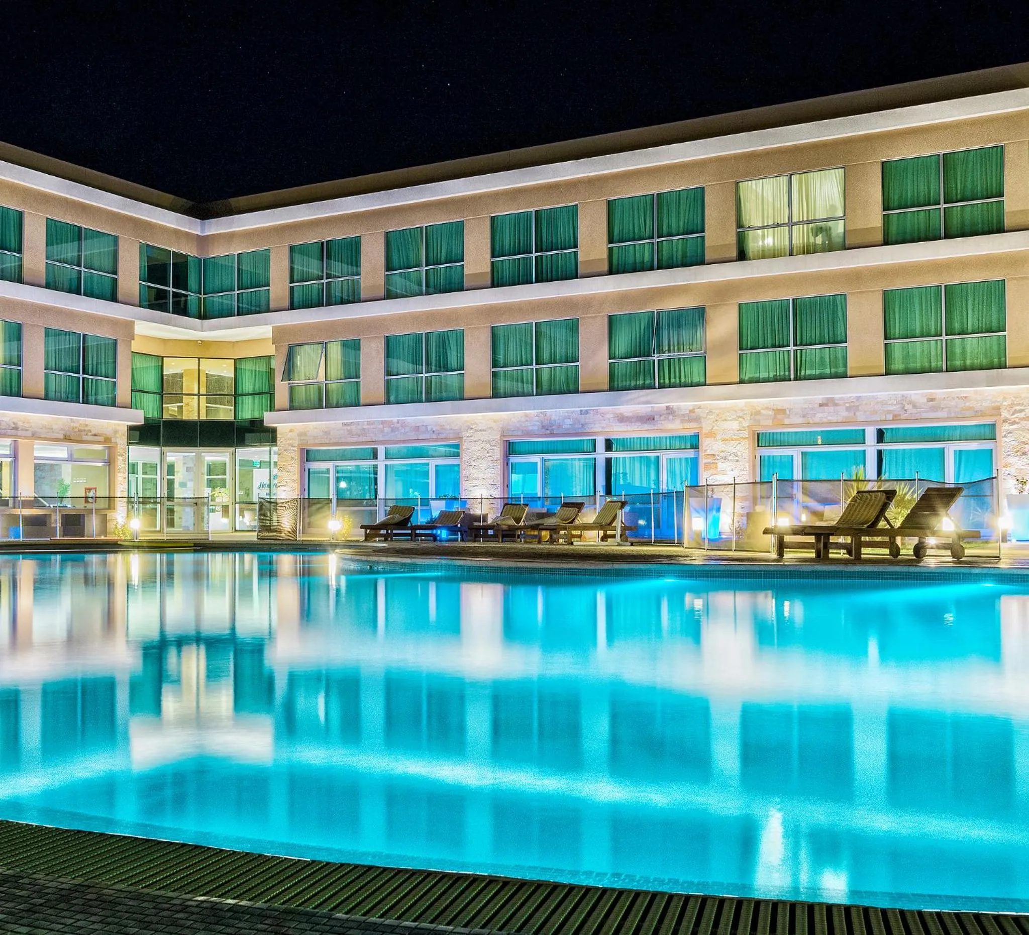 Night in Howard Johnson Neuquen