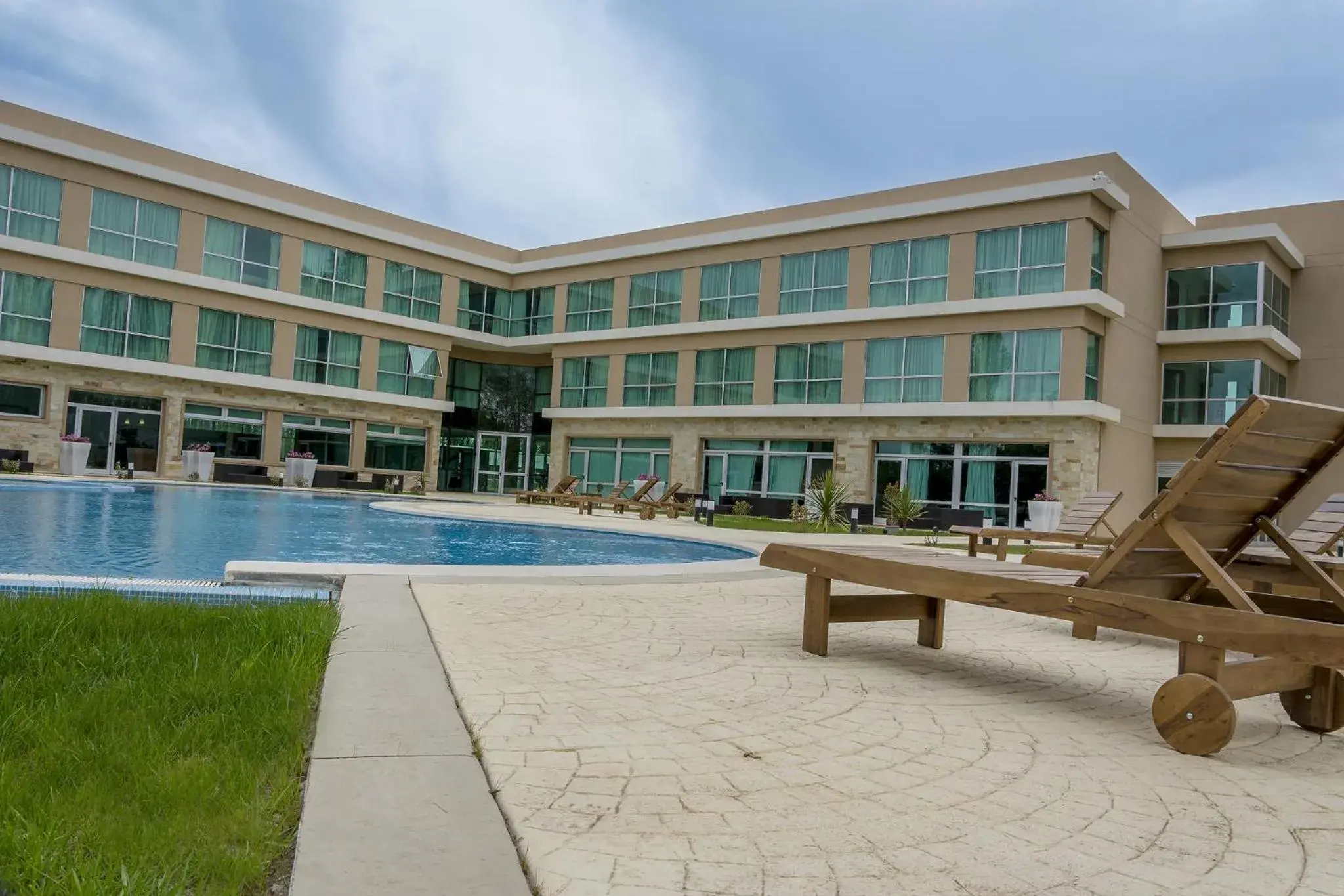 Property building in Howard Johnson Neuquen Property building in Howard Johnson Neuquen