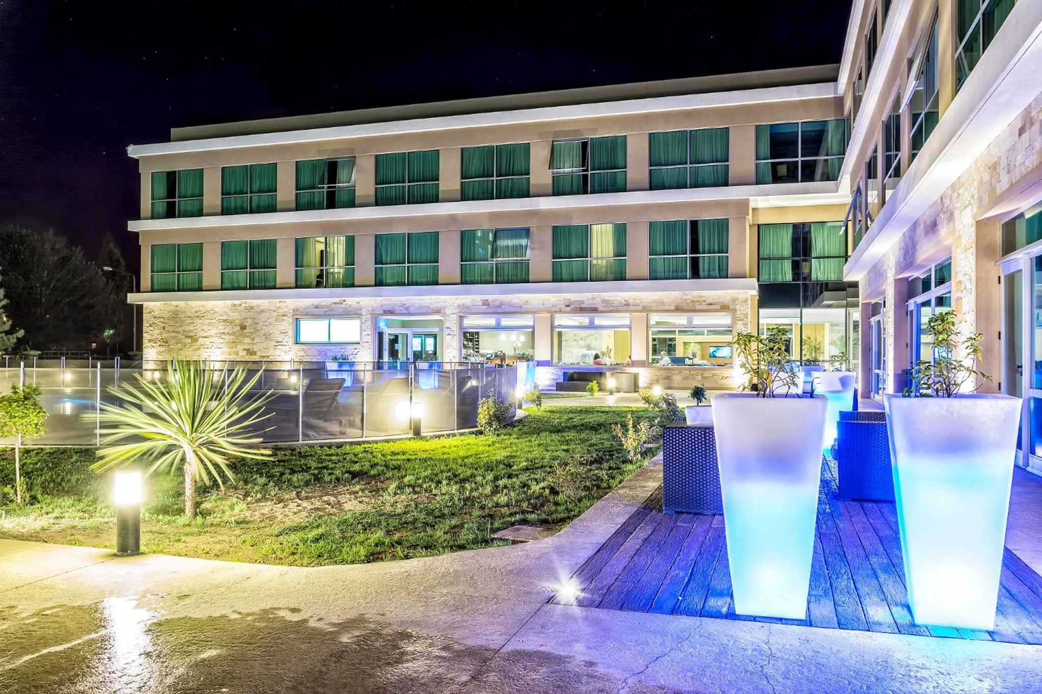 Property building in Howard Johnson Neuquen