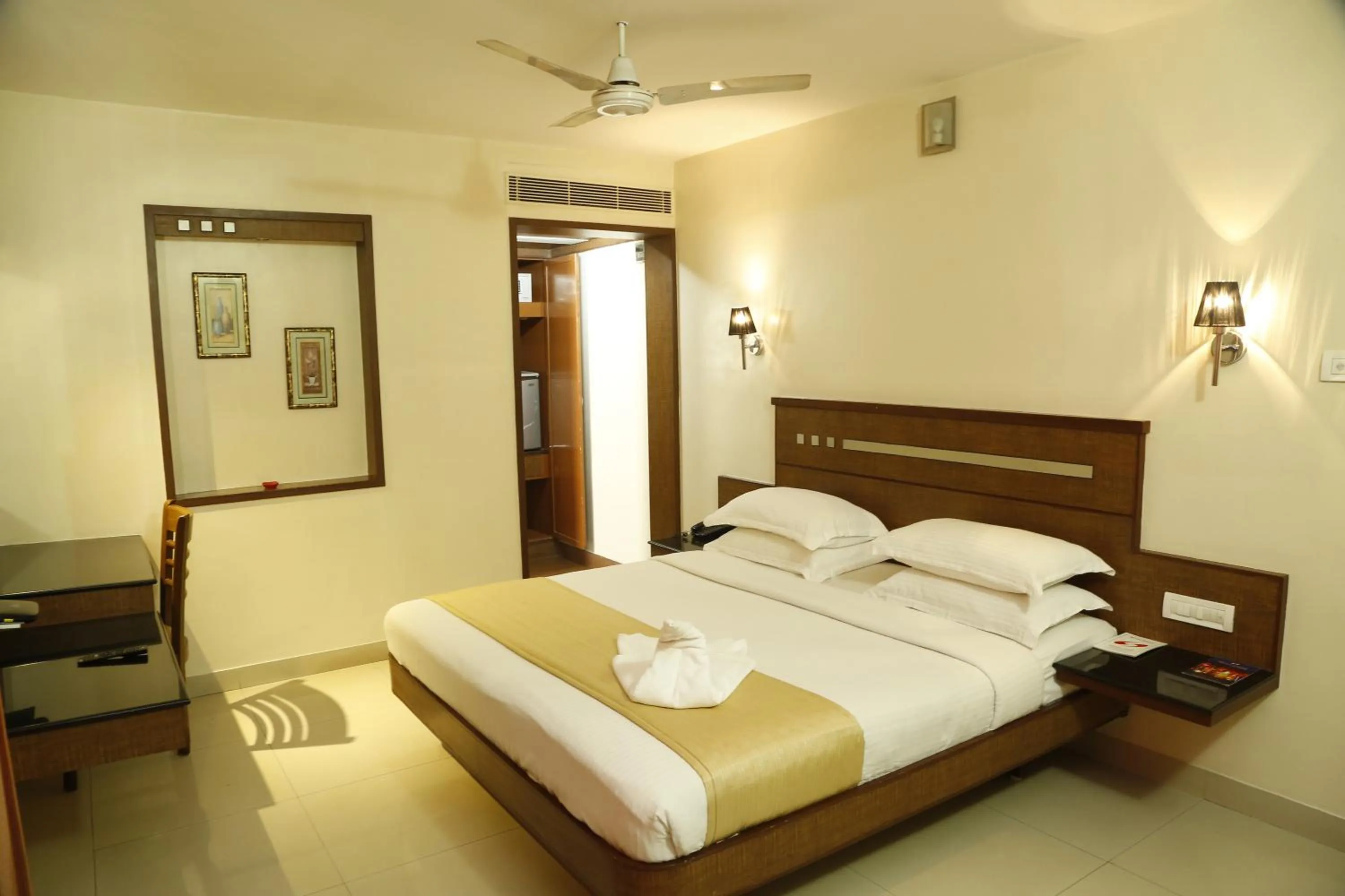 Bed in HOTEL GRAND PLAZzA