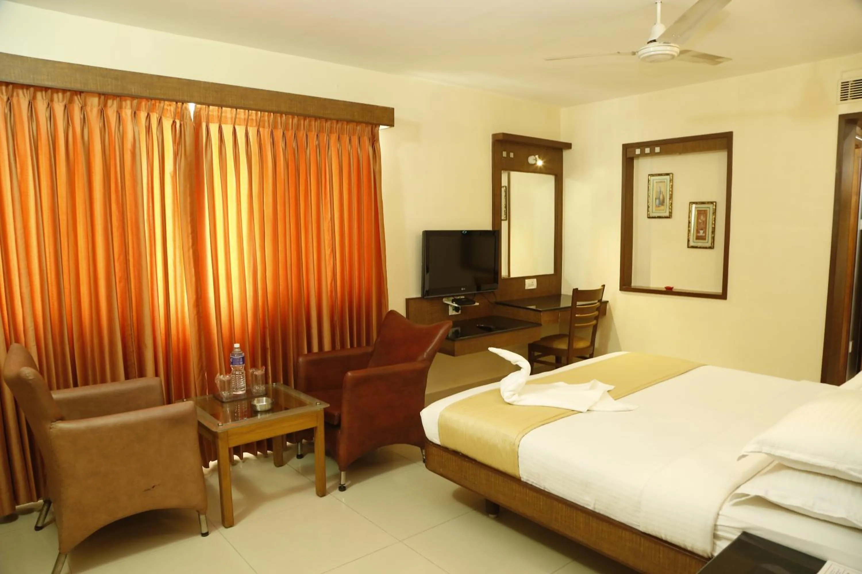 Bed in HOTEL GRAND PLAZzA