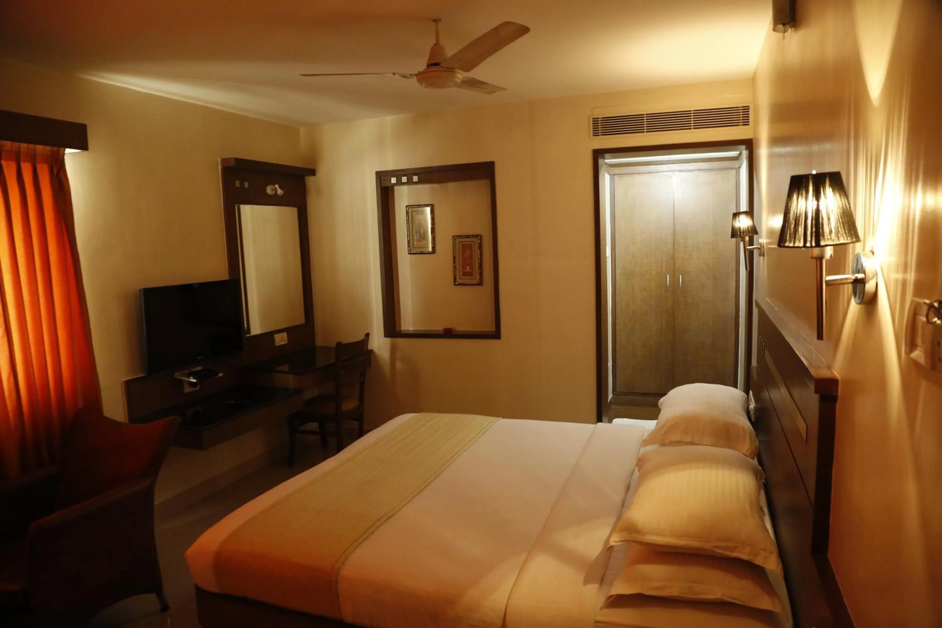 Bed in HOTEL GRAND PLAZzA