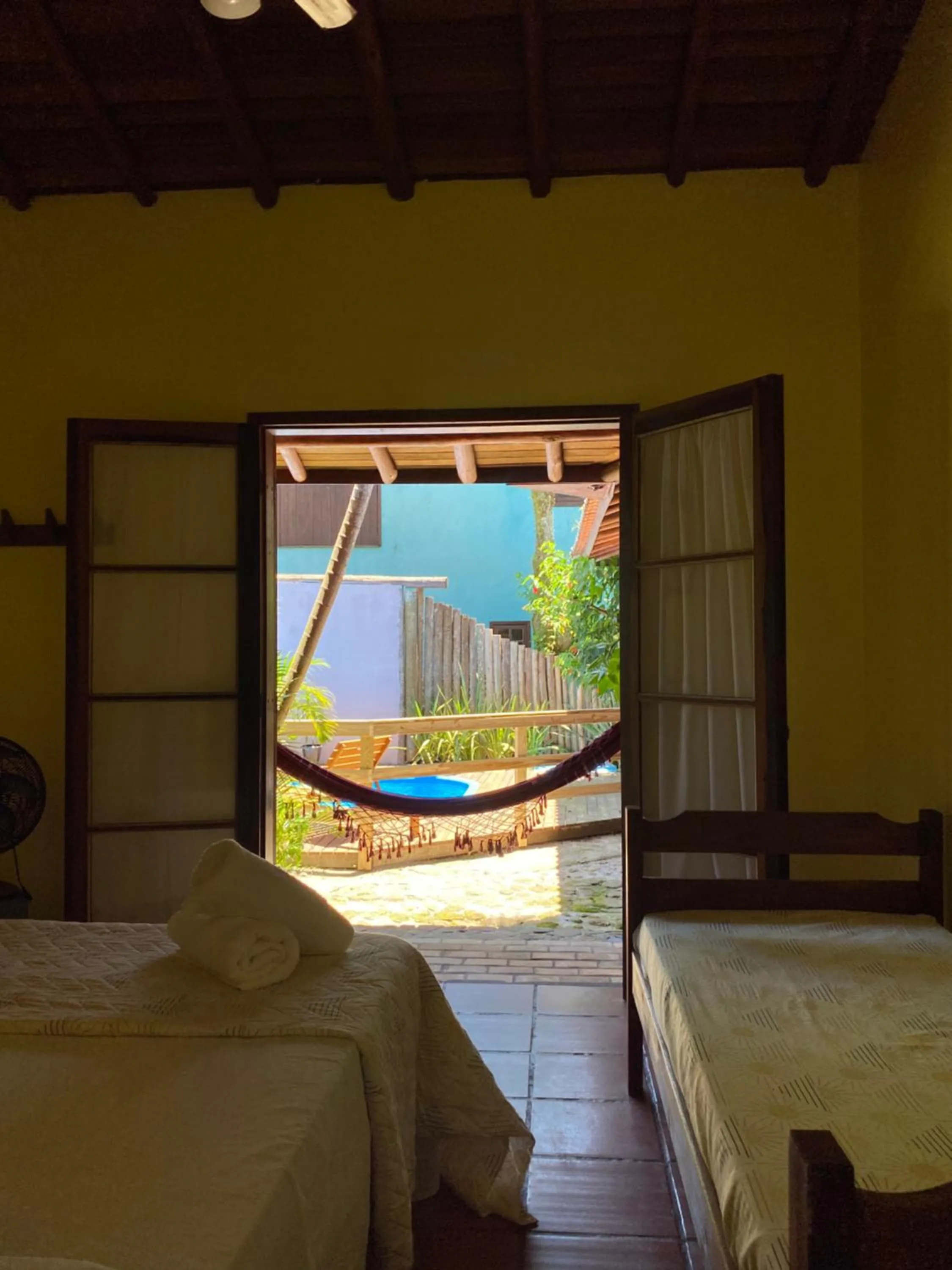 View (from property/room), Bed in Pousada Paradise Ferrugem
