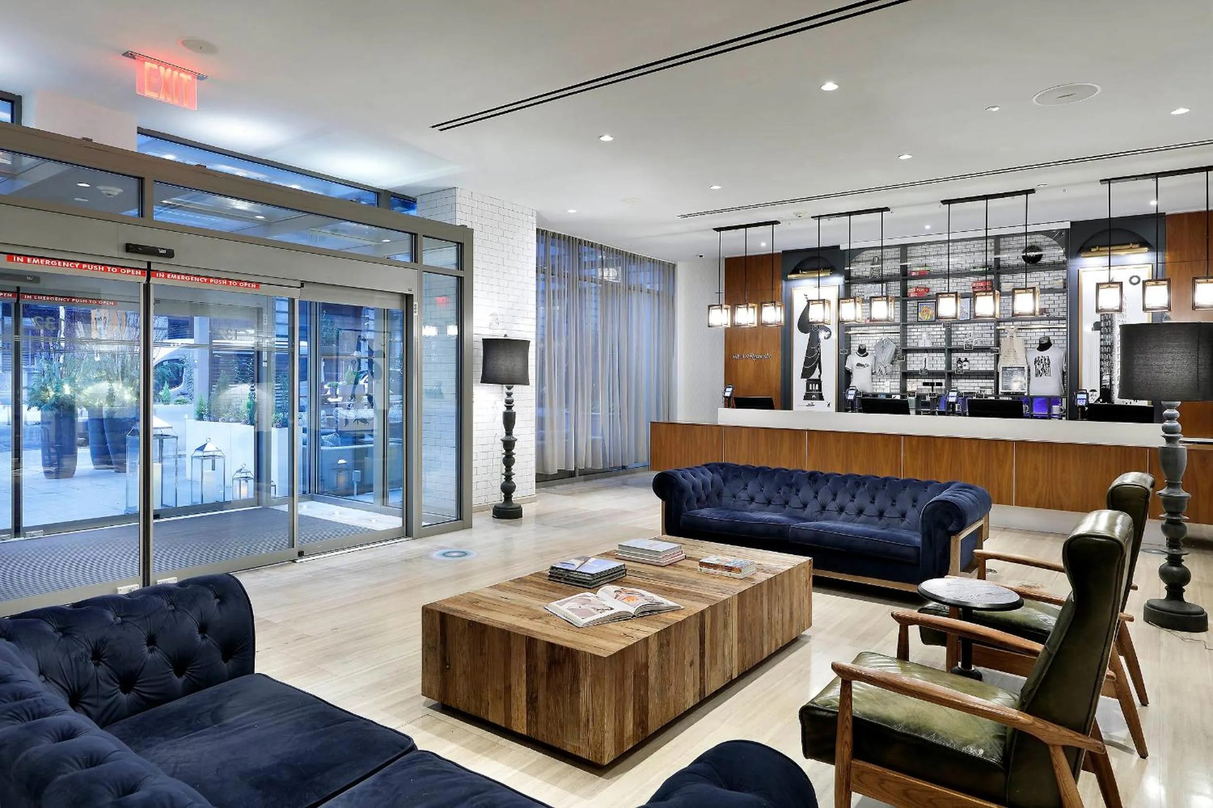 Lobby or reception in INNSiDE by Meliá New York Nomad