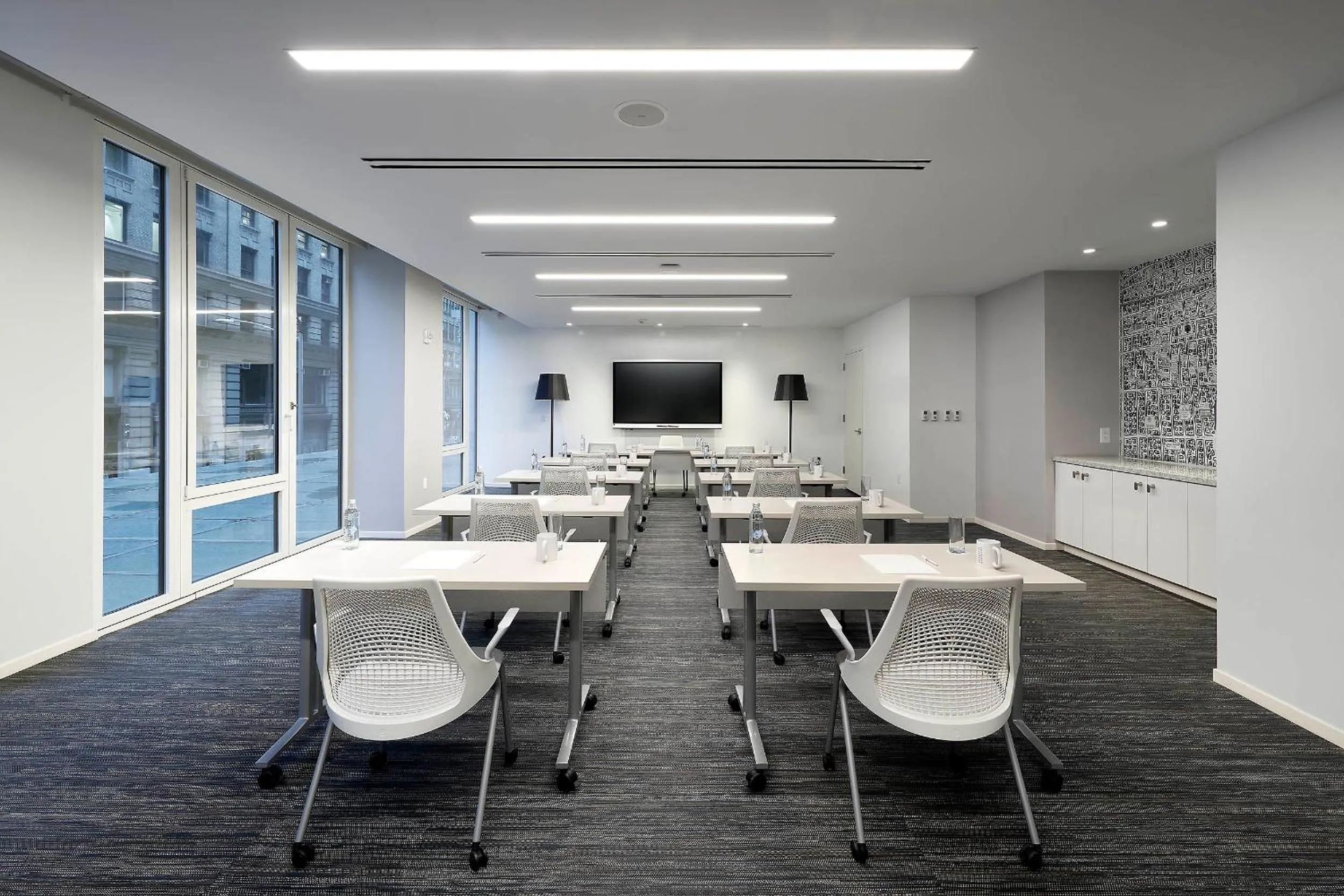 Meeting/conference room in INNSiDE by Meliá New York Nomad