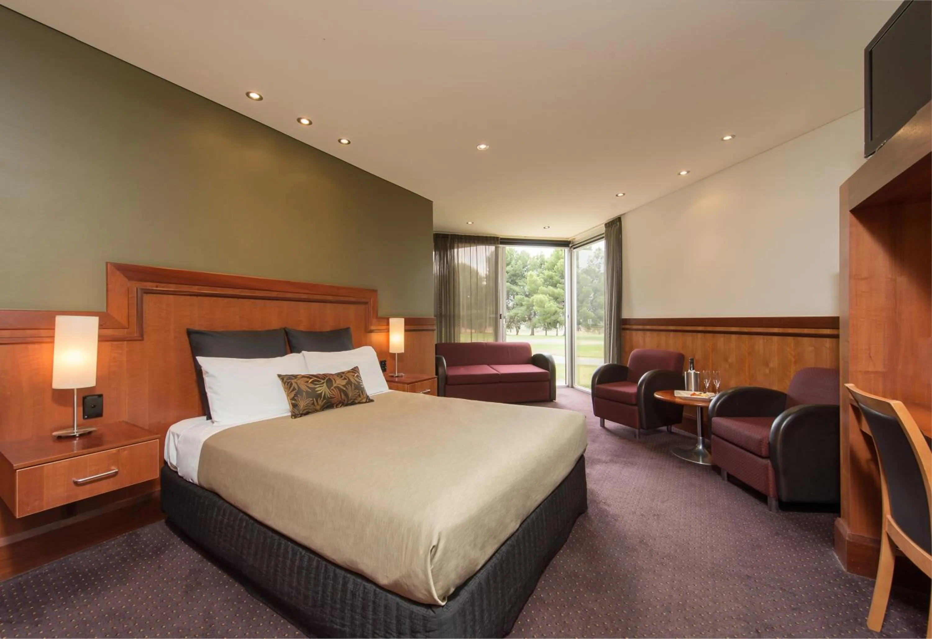 Bedroom, Bed in Renmark Country Club