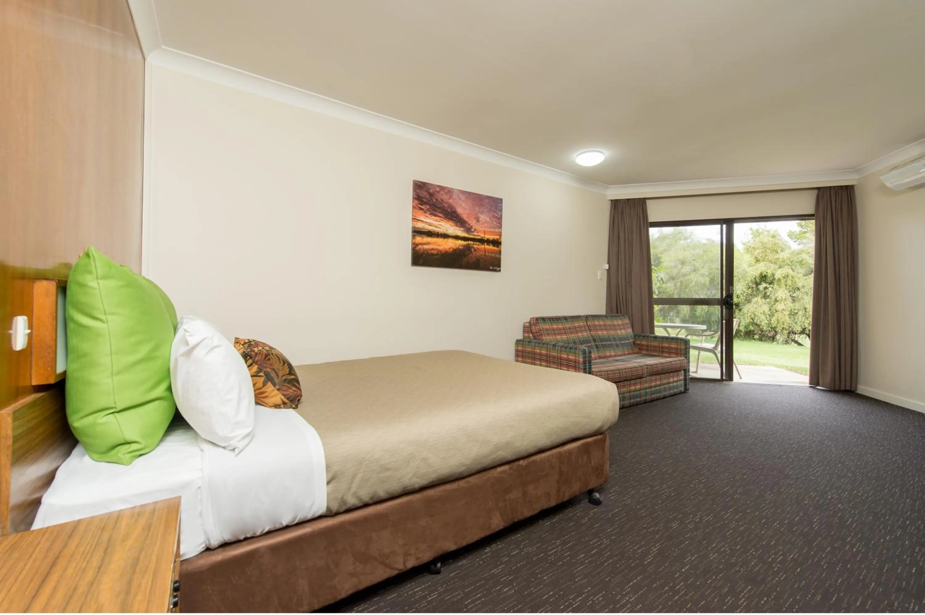 Bedroom, Bed in Renmark Country Club