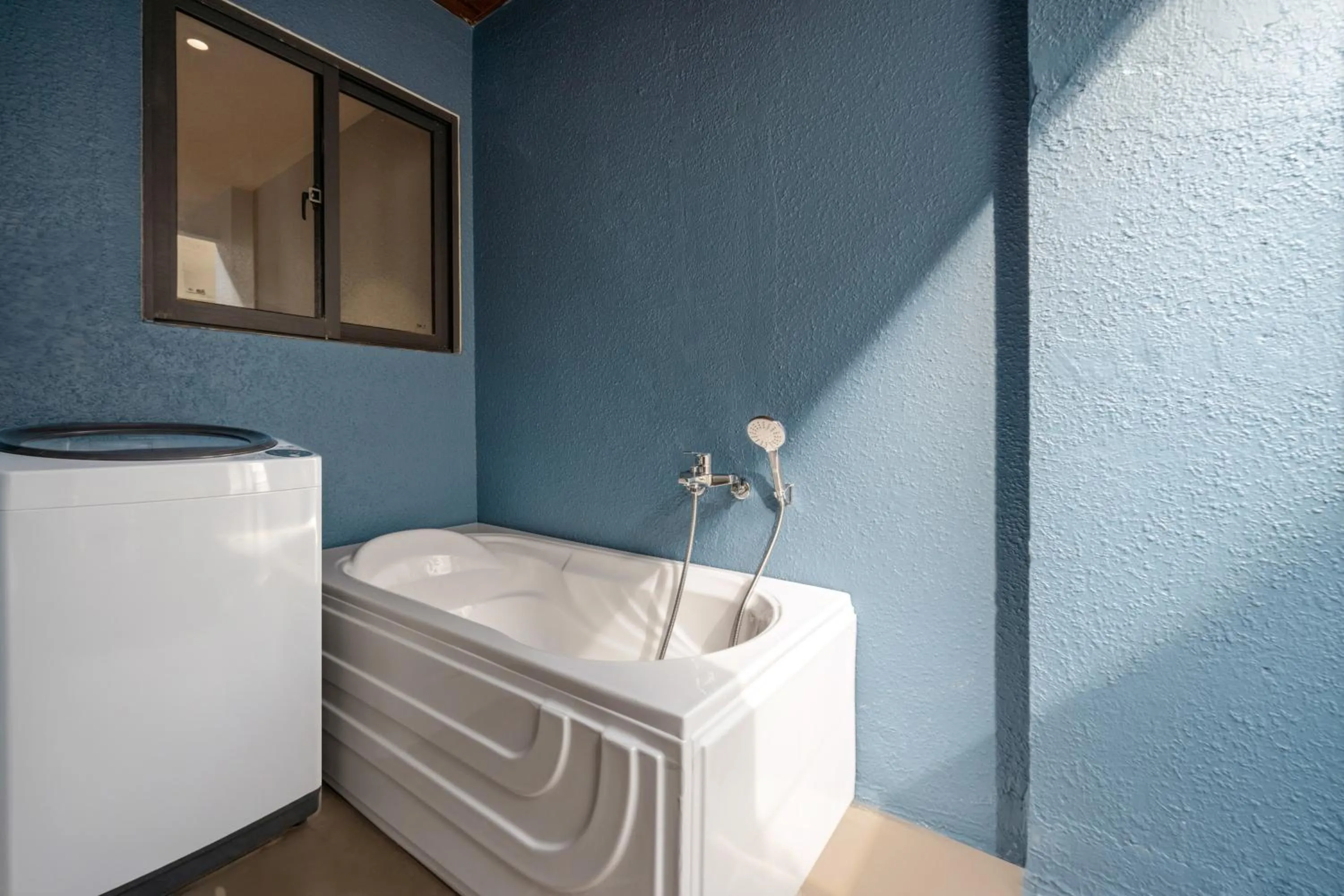 Hot Tub in Taian Hotel & Apartment