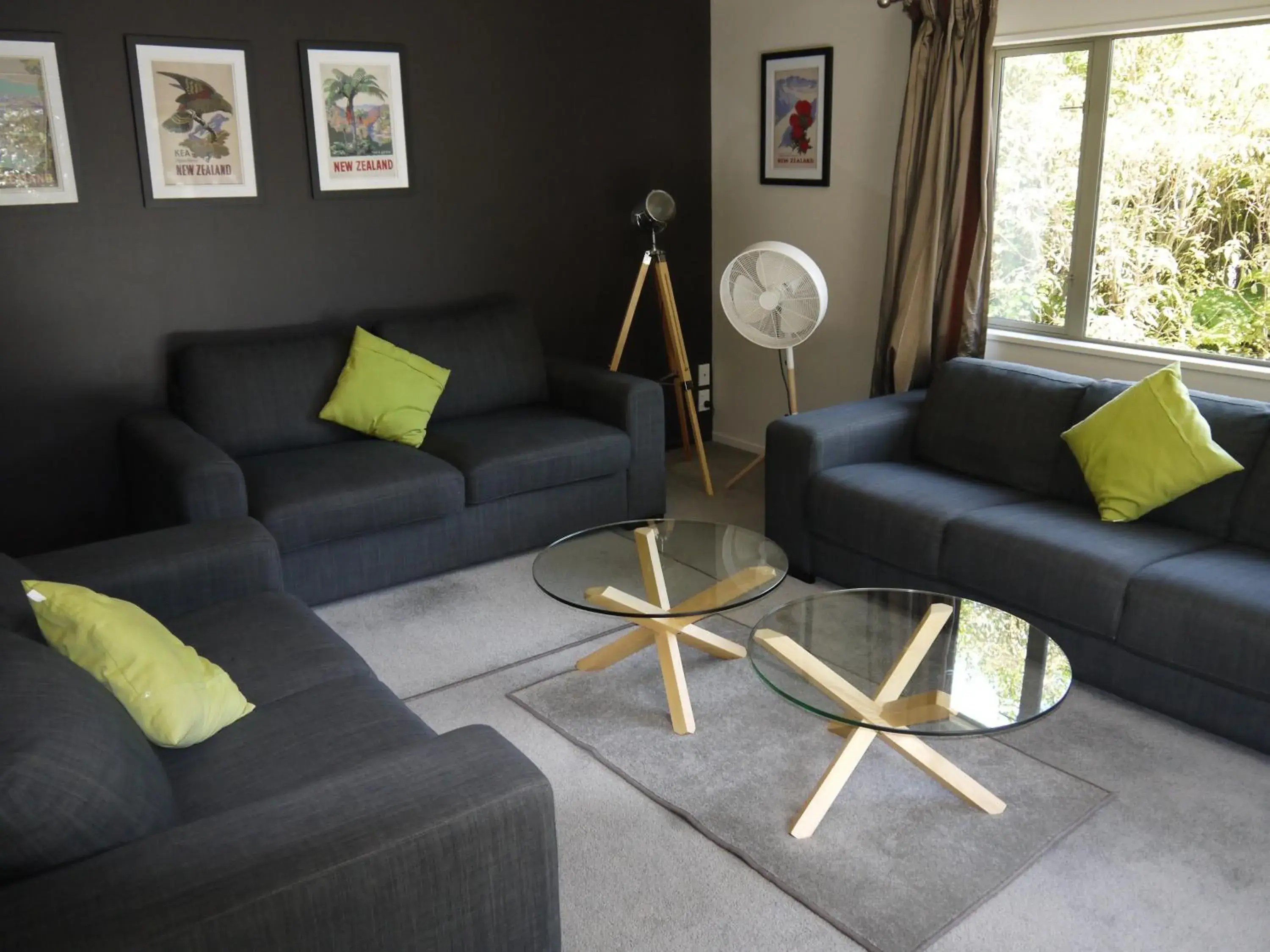 Living room in Franz Josef Treetops Living room in Franz Josef Treetops