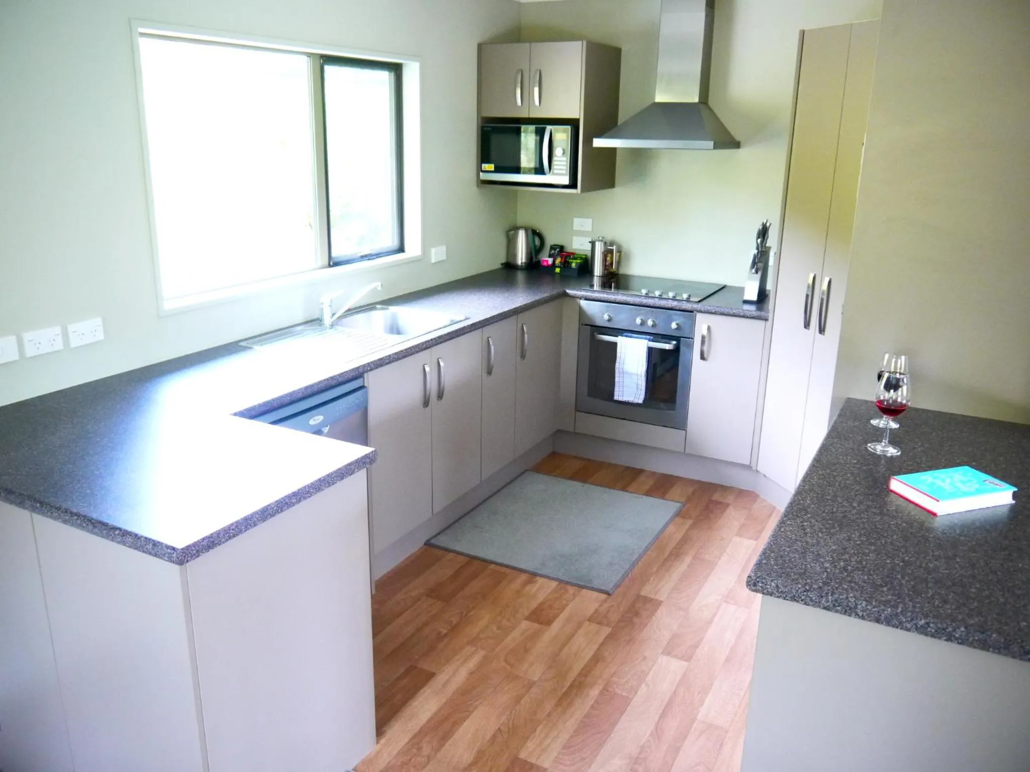 Kitchen or kitchenette in Franz Josef Treetops