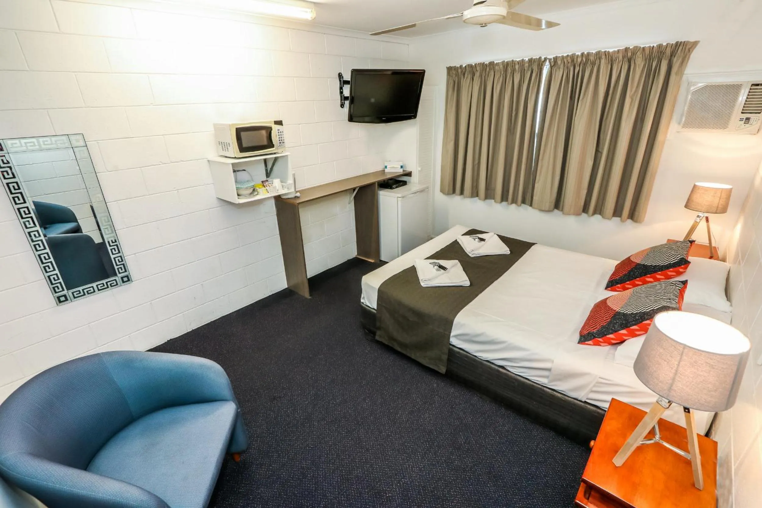 Bed in Miriam Vale Motel