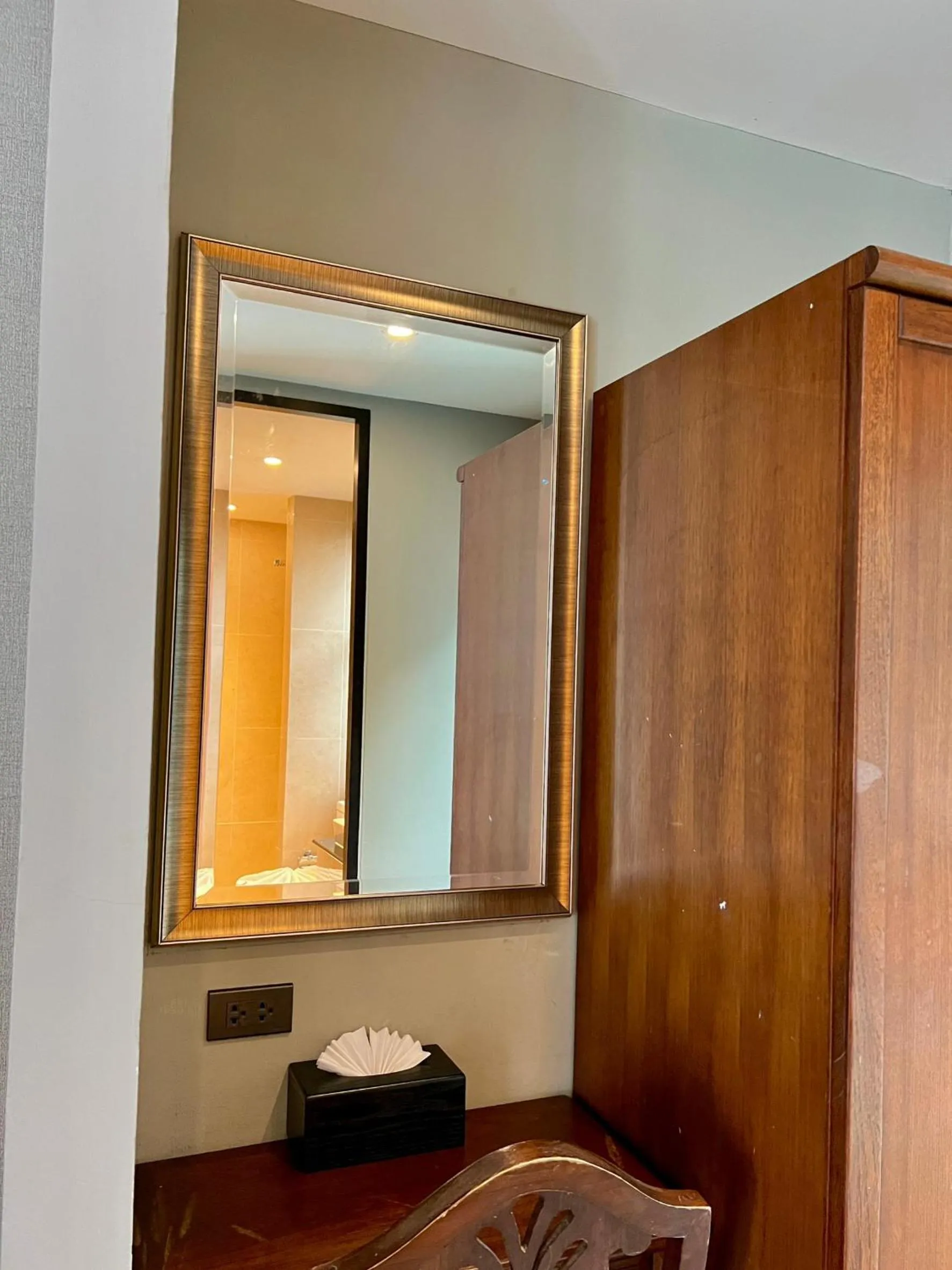 Bed in Yotaka Bangkok Hotel