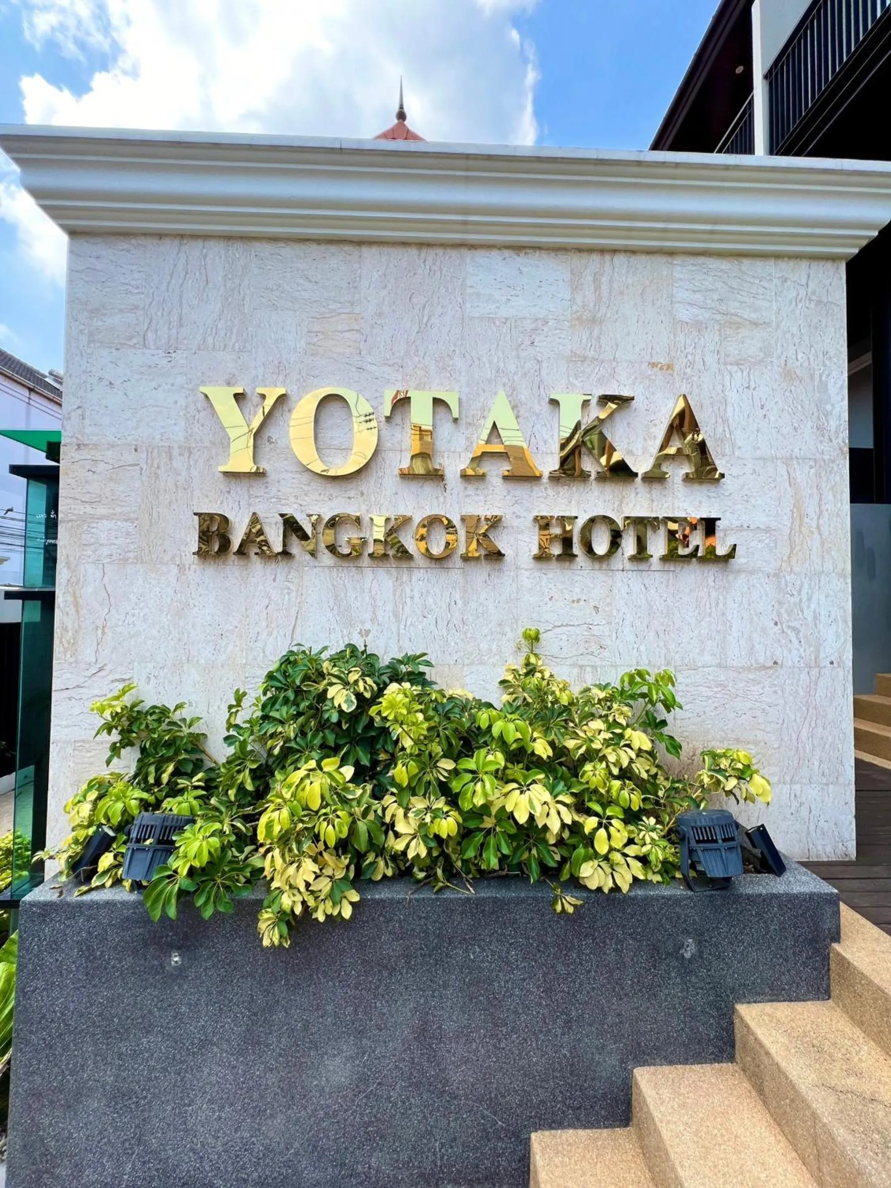 Yotaka Bangkok Hotel