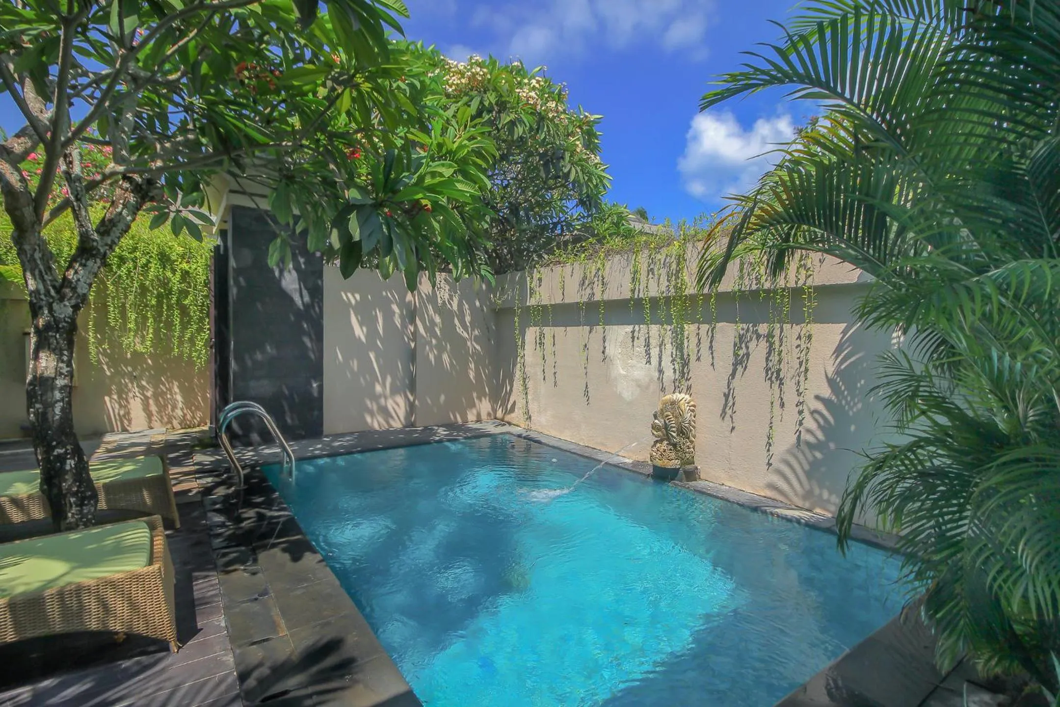 Swimming pool in d'Nusa Beach Club and Resort