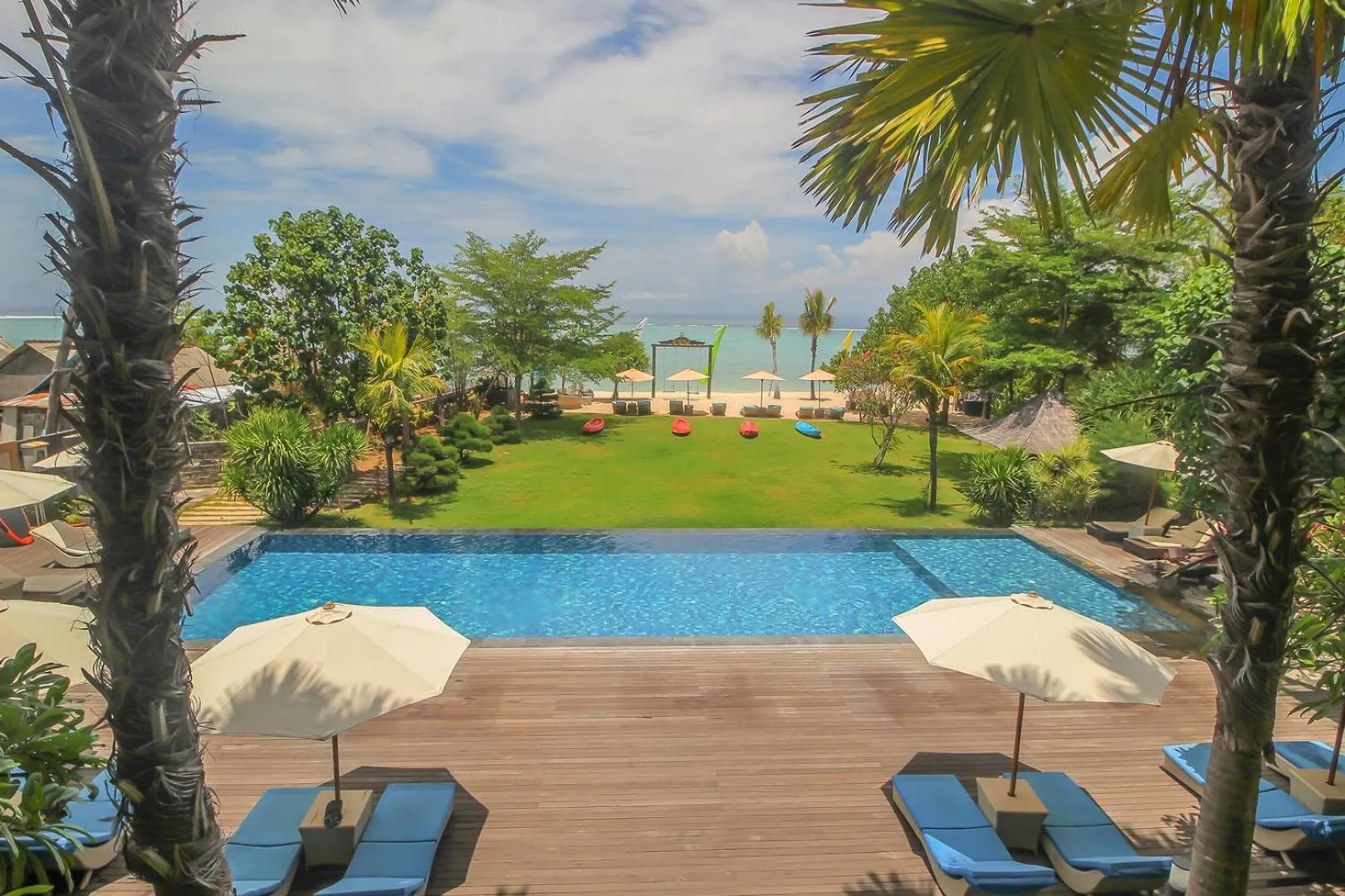 Swimming pool in d'Nusa Beach Club and Resort