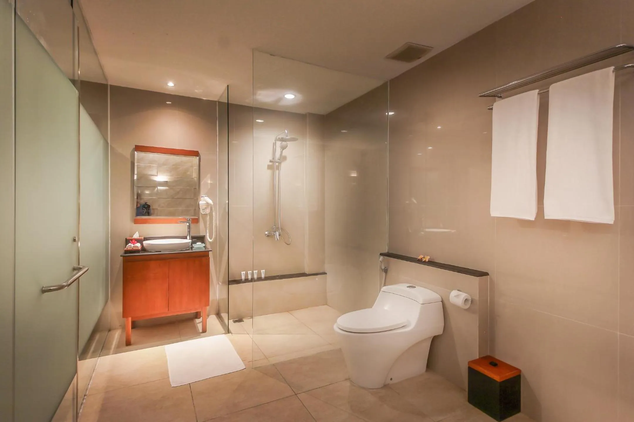 Bathroom in d'Nusa Beach Club and Resort