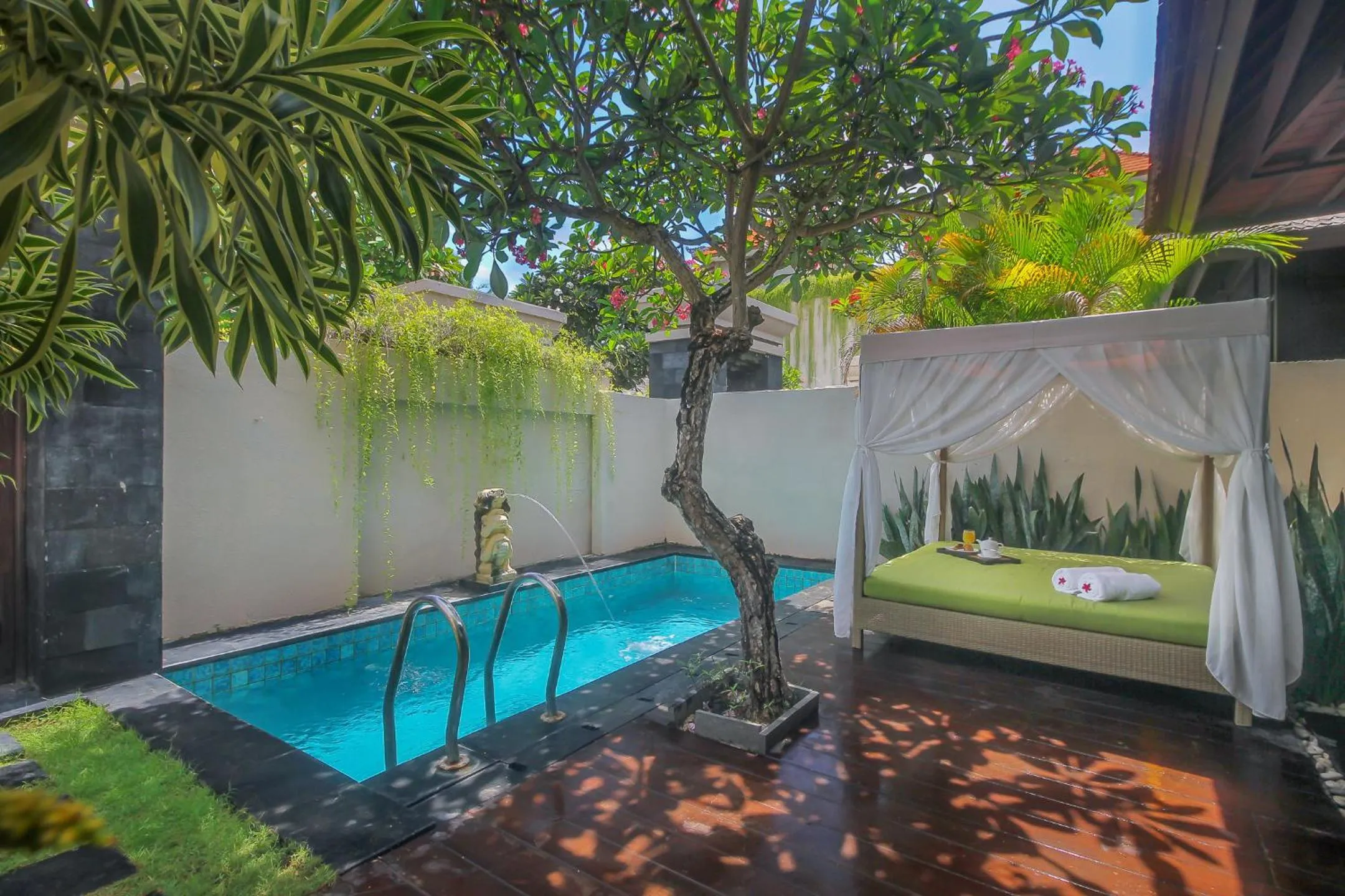 Swimming pool in d'Nusa Beach Club and Resort