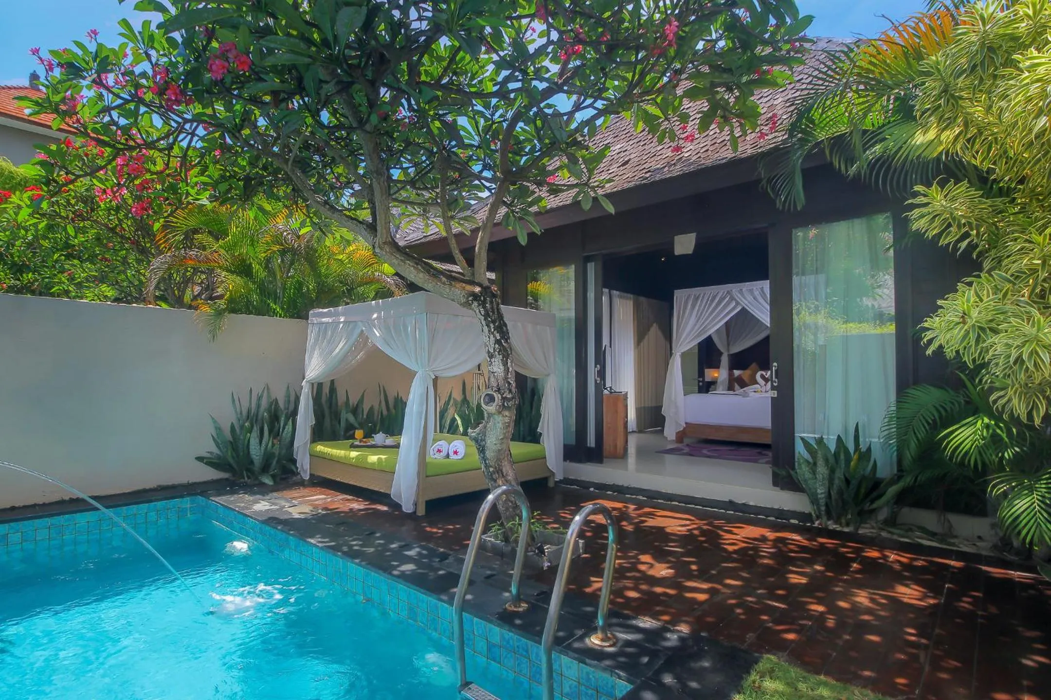 Swimming pool in d'Nusa Beach Club and Resort