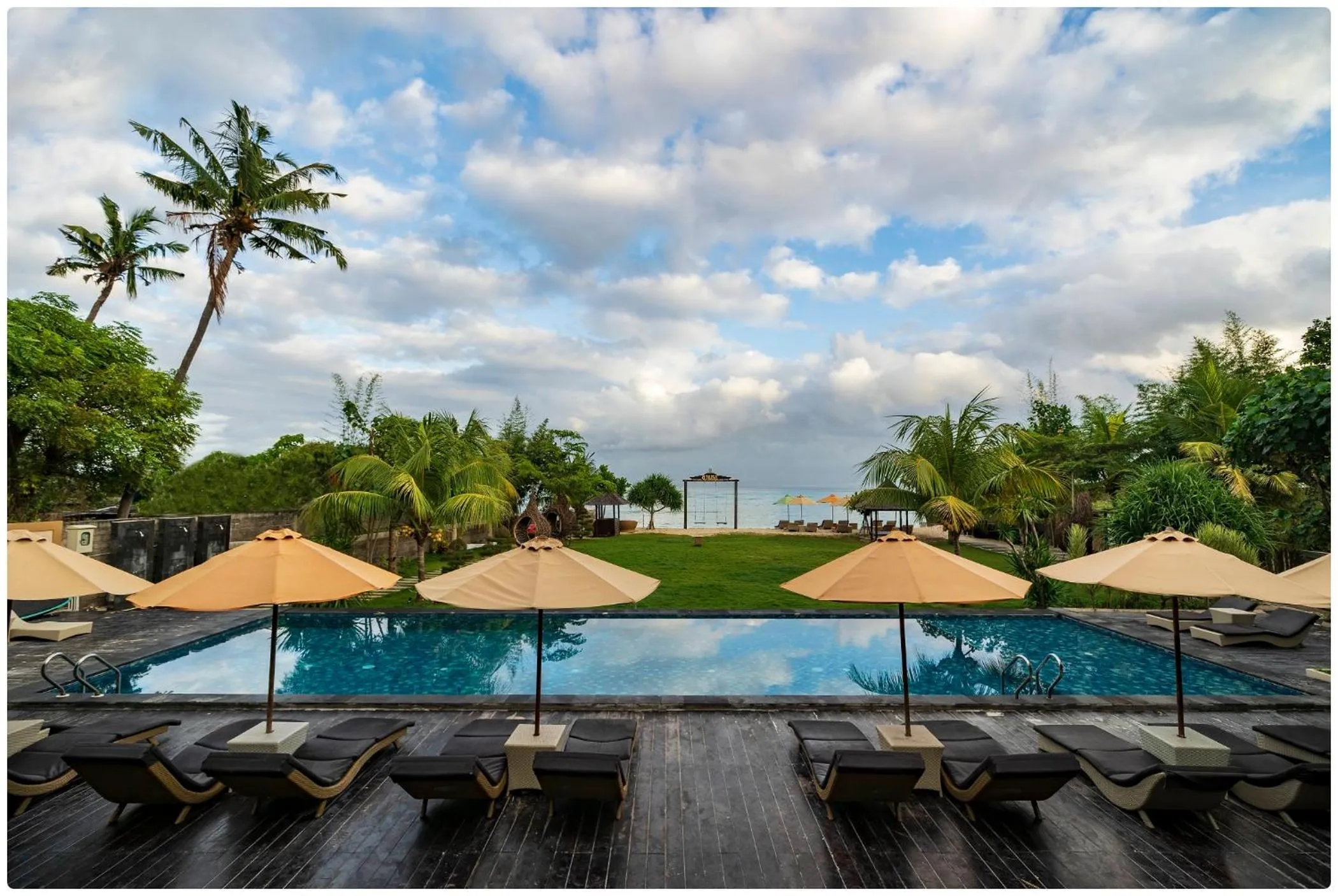 Swimming pool in d'Nusa Beach Club and Resort