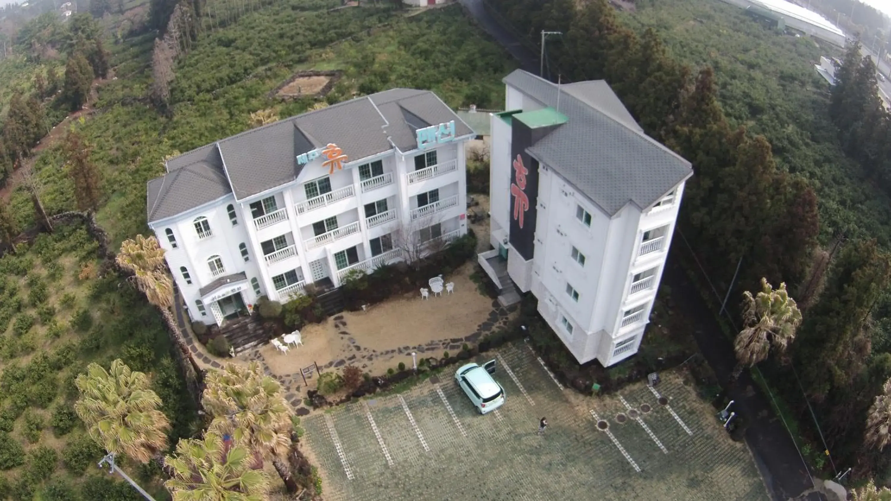 Property building in Jeju Hue Pension Property building in Jeju Hue Pension