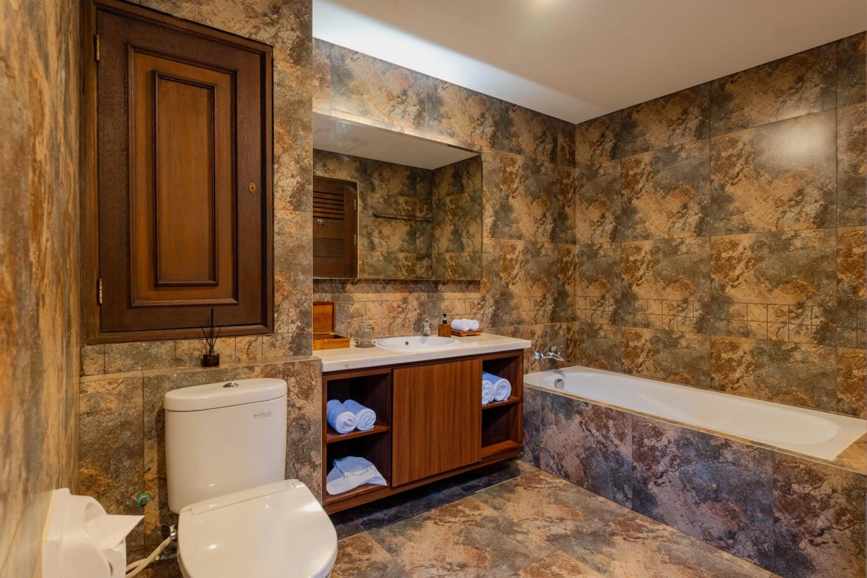 Bathroom in Radha Phala Resort & Spa
