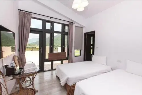 Twin Room with Terrace in Simple Life B&B Twin Room with Terrace in Simple Life B&B