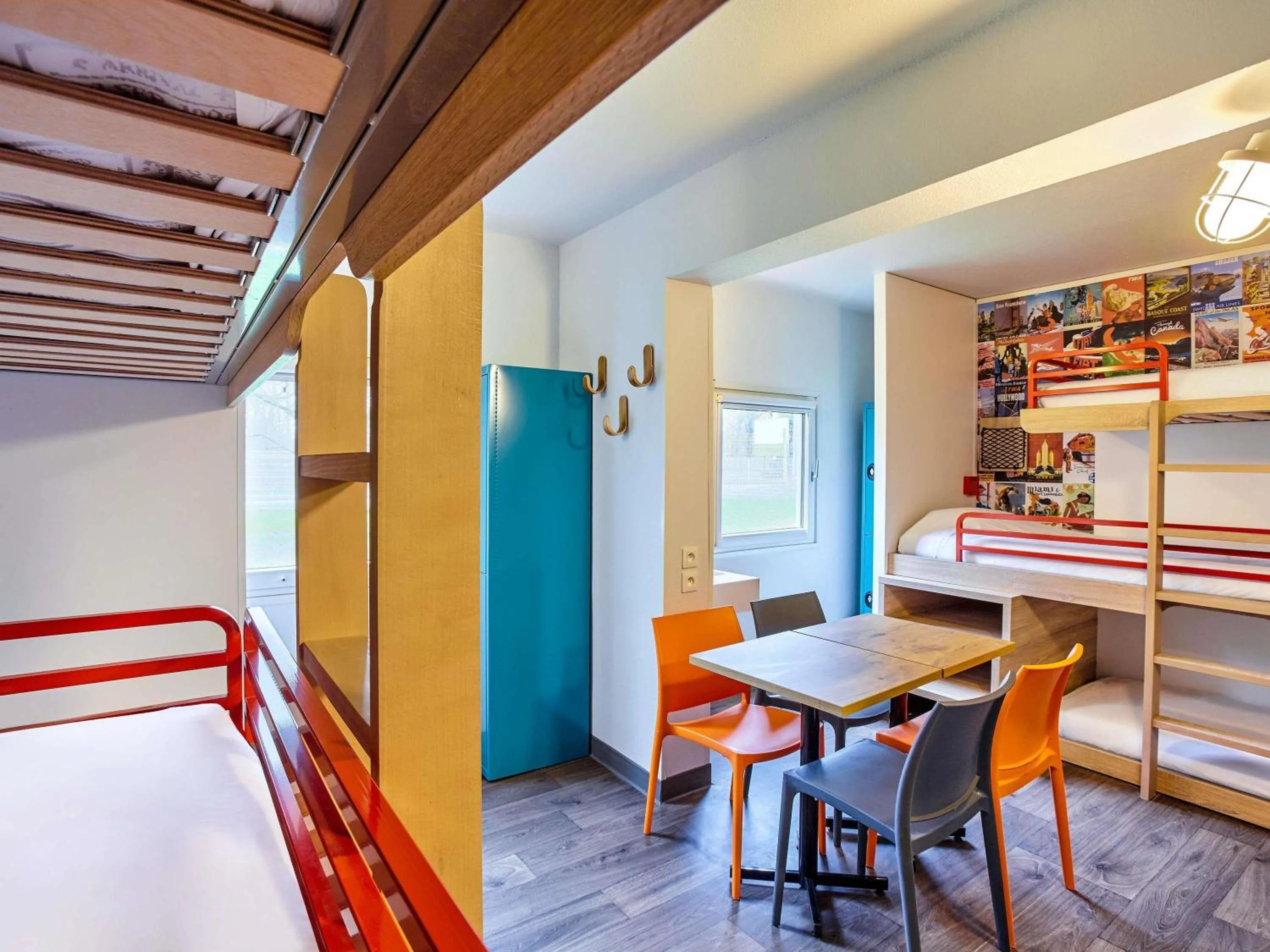 Property building, Bed in hotelF1 Paris Porte de Châtillon