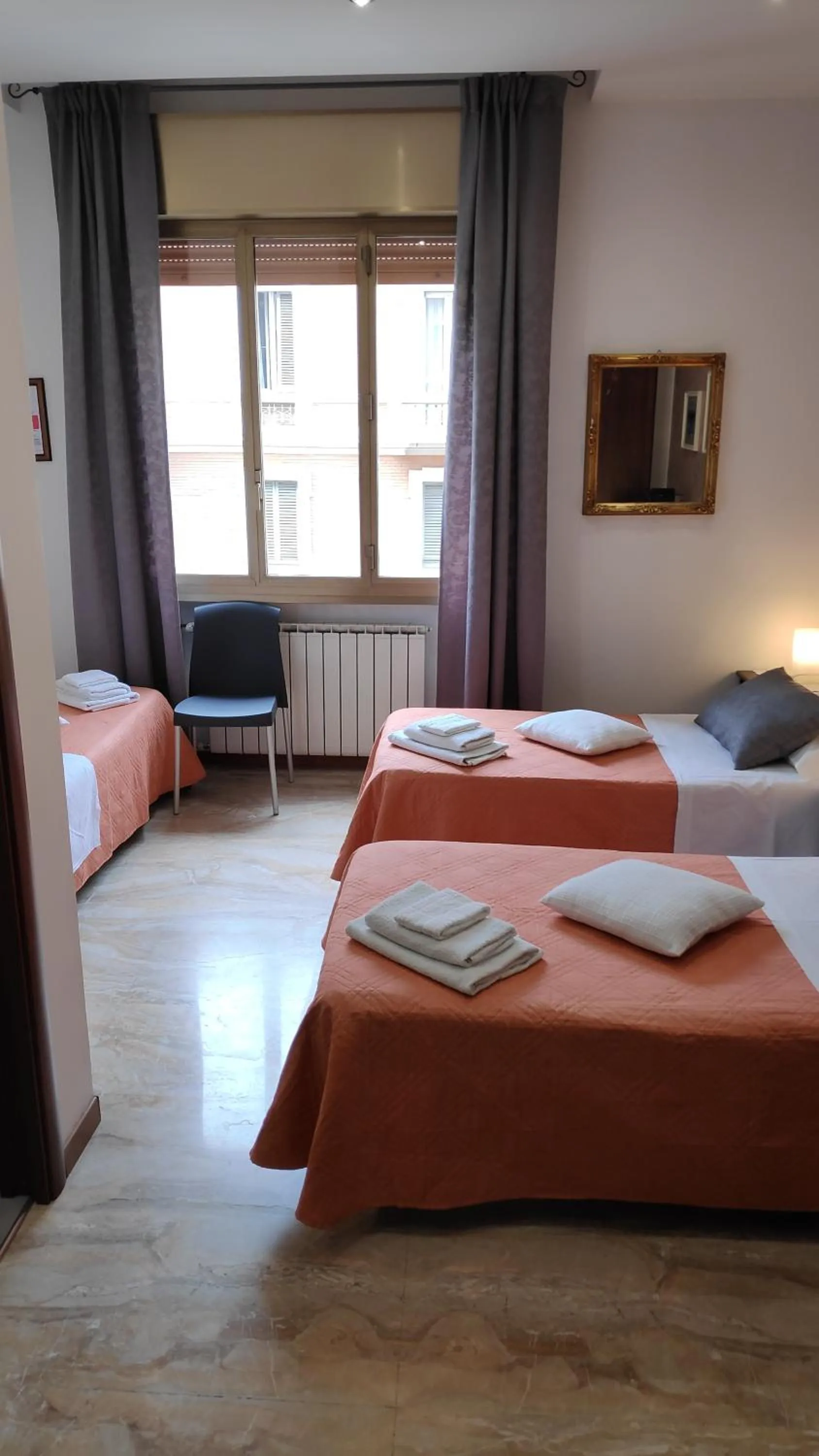 Bed in Bed & Breakfast CENTRALE