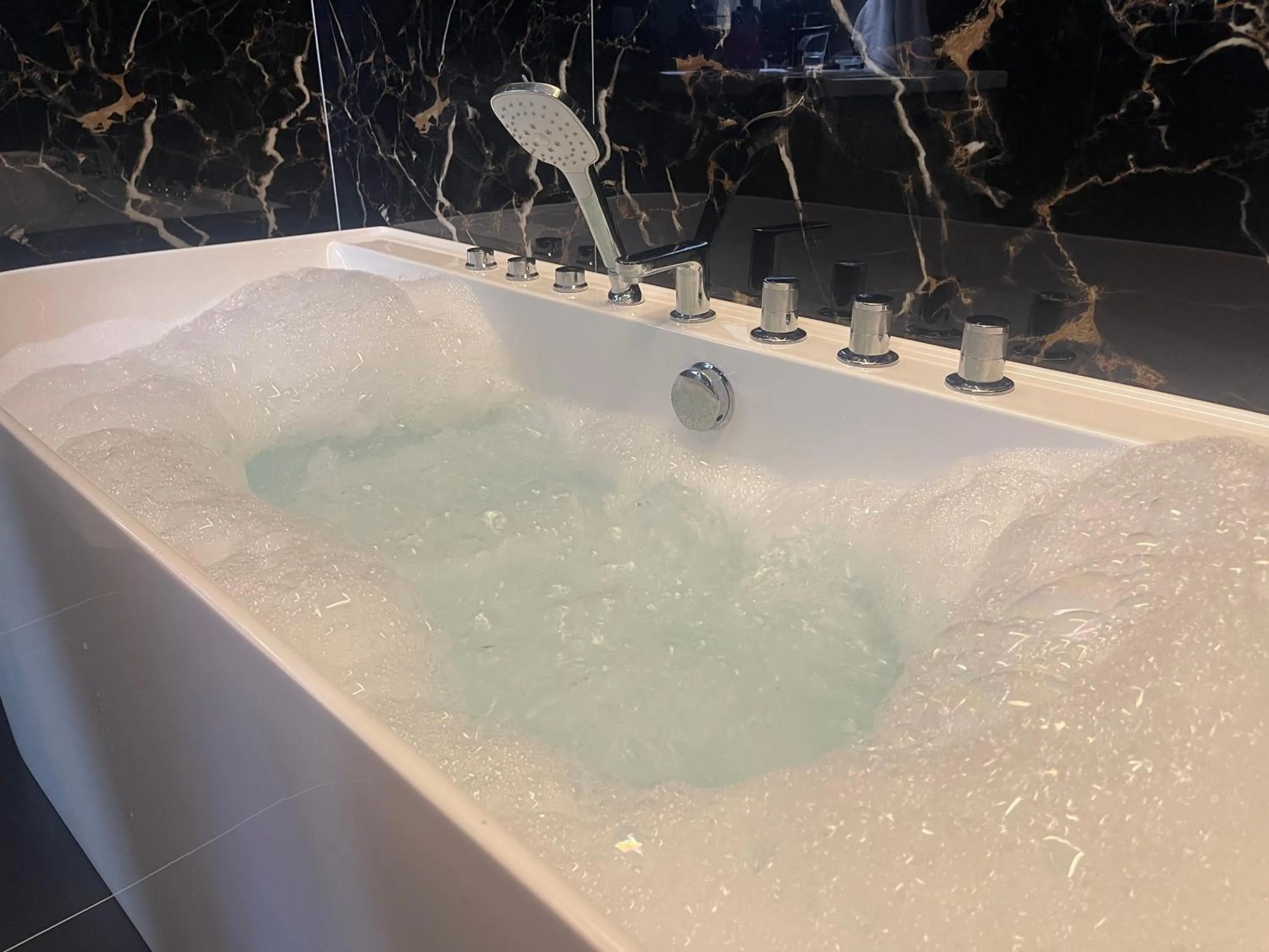 Hot Tub in HOTEL VILA 15 - CENTER