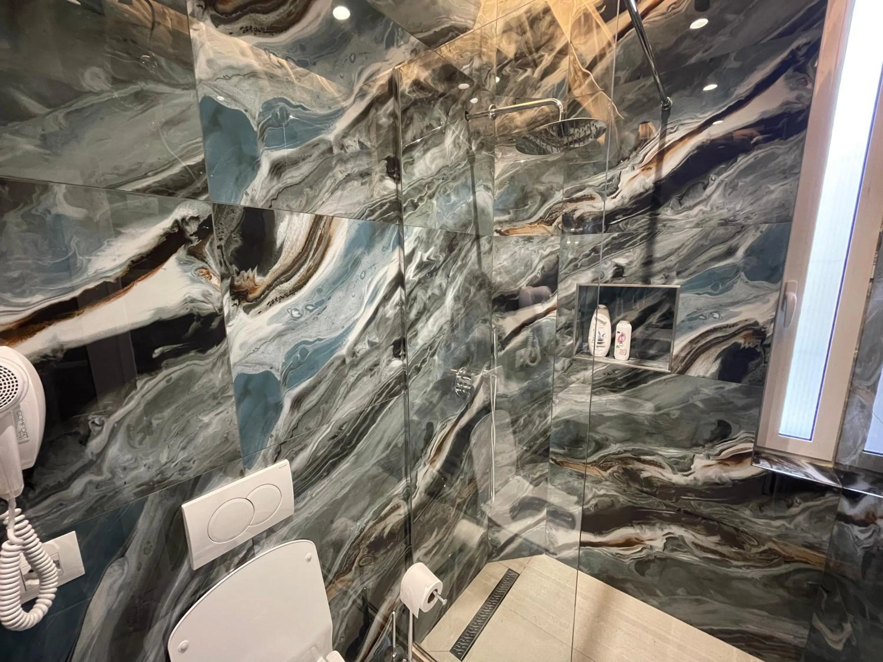 Shower in HOTEL VILA 15 - CENTER