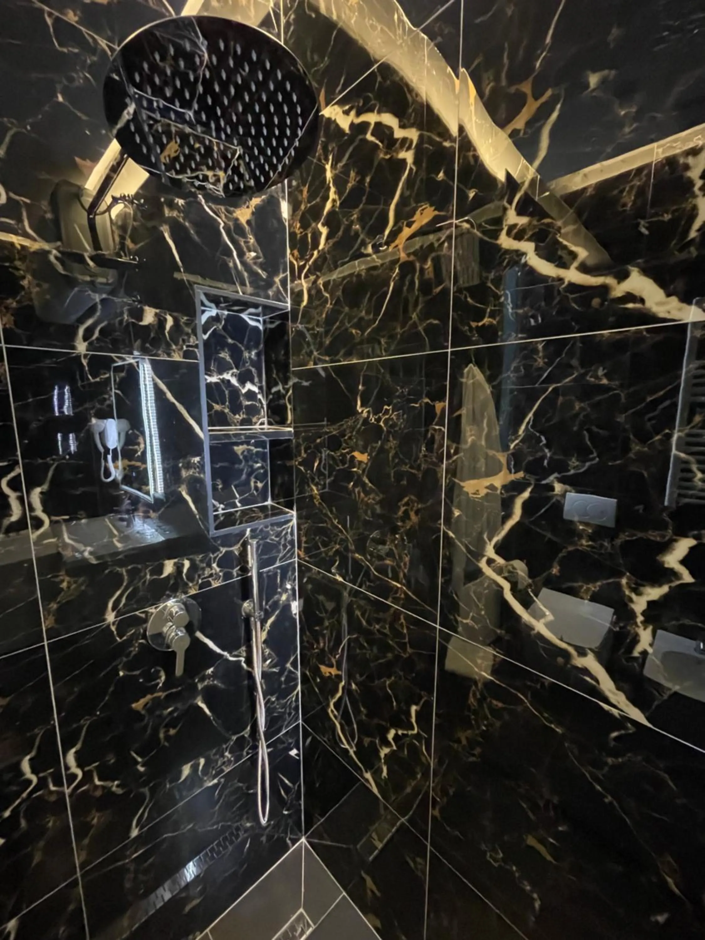 Shower in HOTEL VILA 15 - CENTER