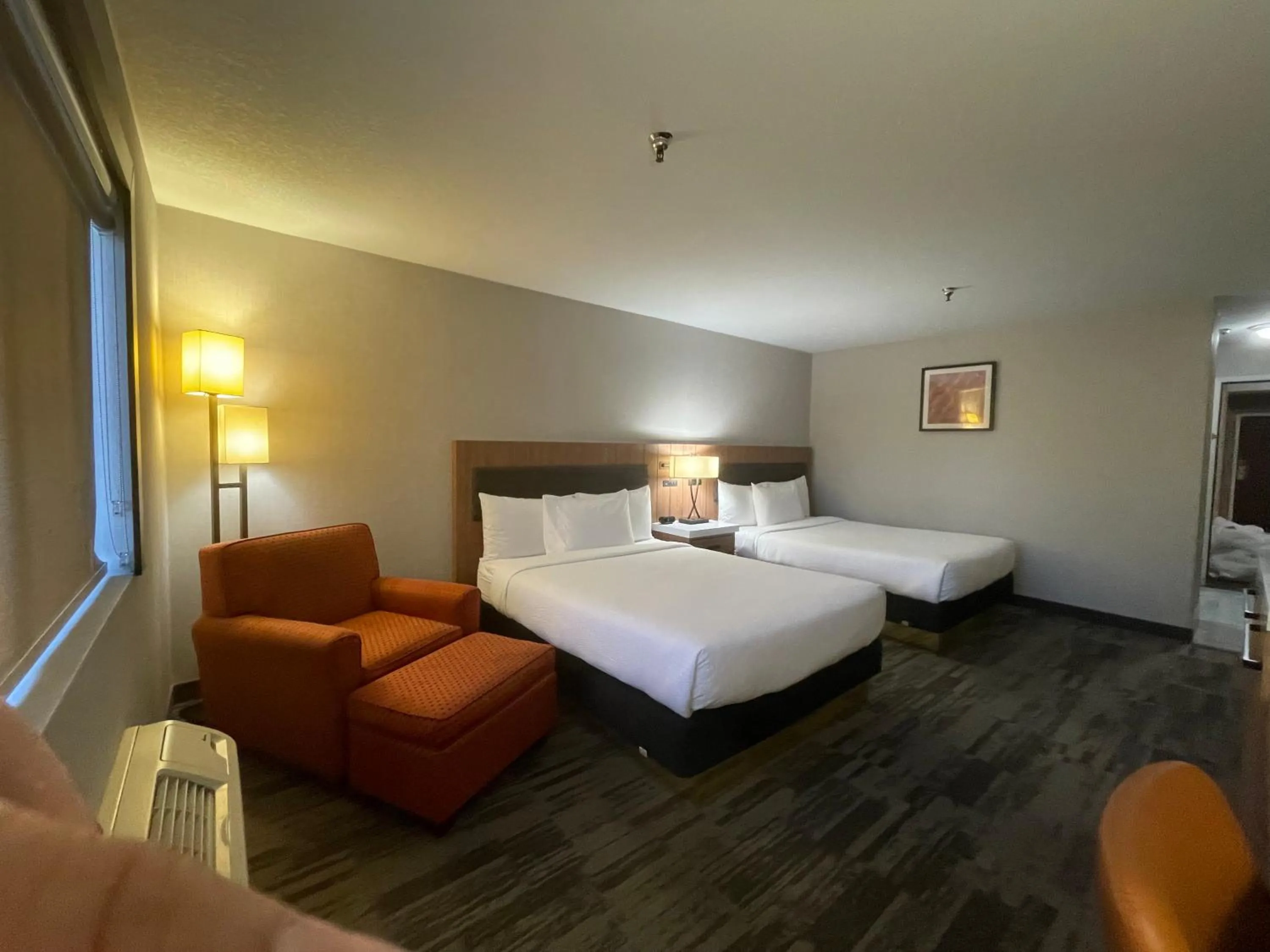 Bedroom, Bed in Sisk Hotel