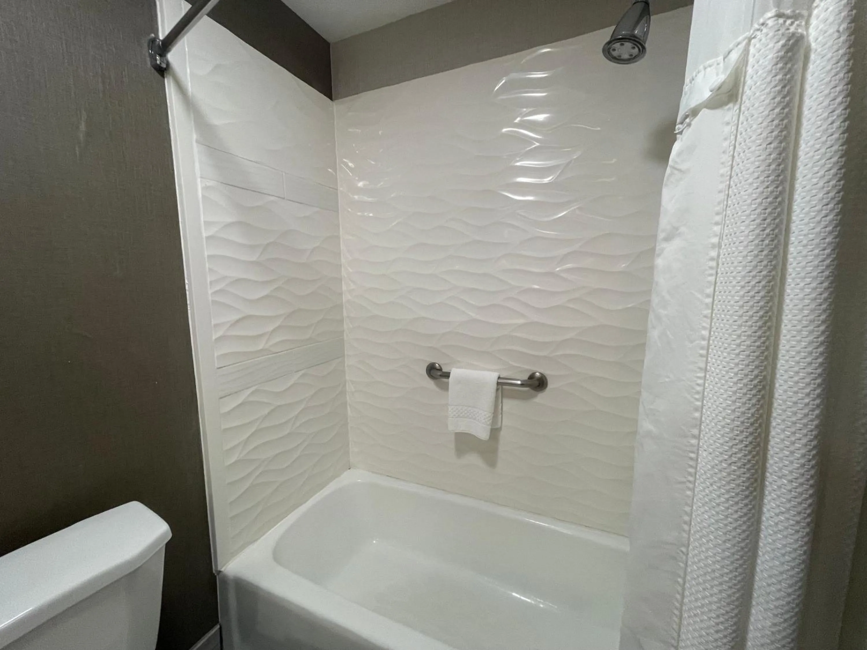 Shower in Sisk Hotel