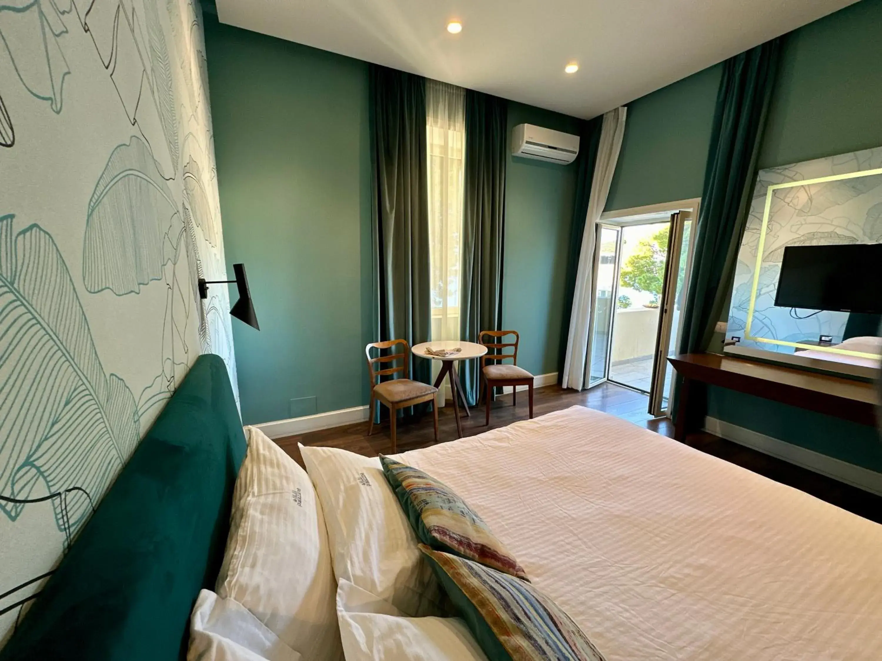 King Room with Sea View in Le Palazzine Hotel King Room with Sea View in Le Palazzine Hotel