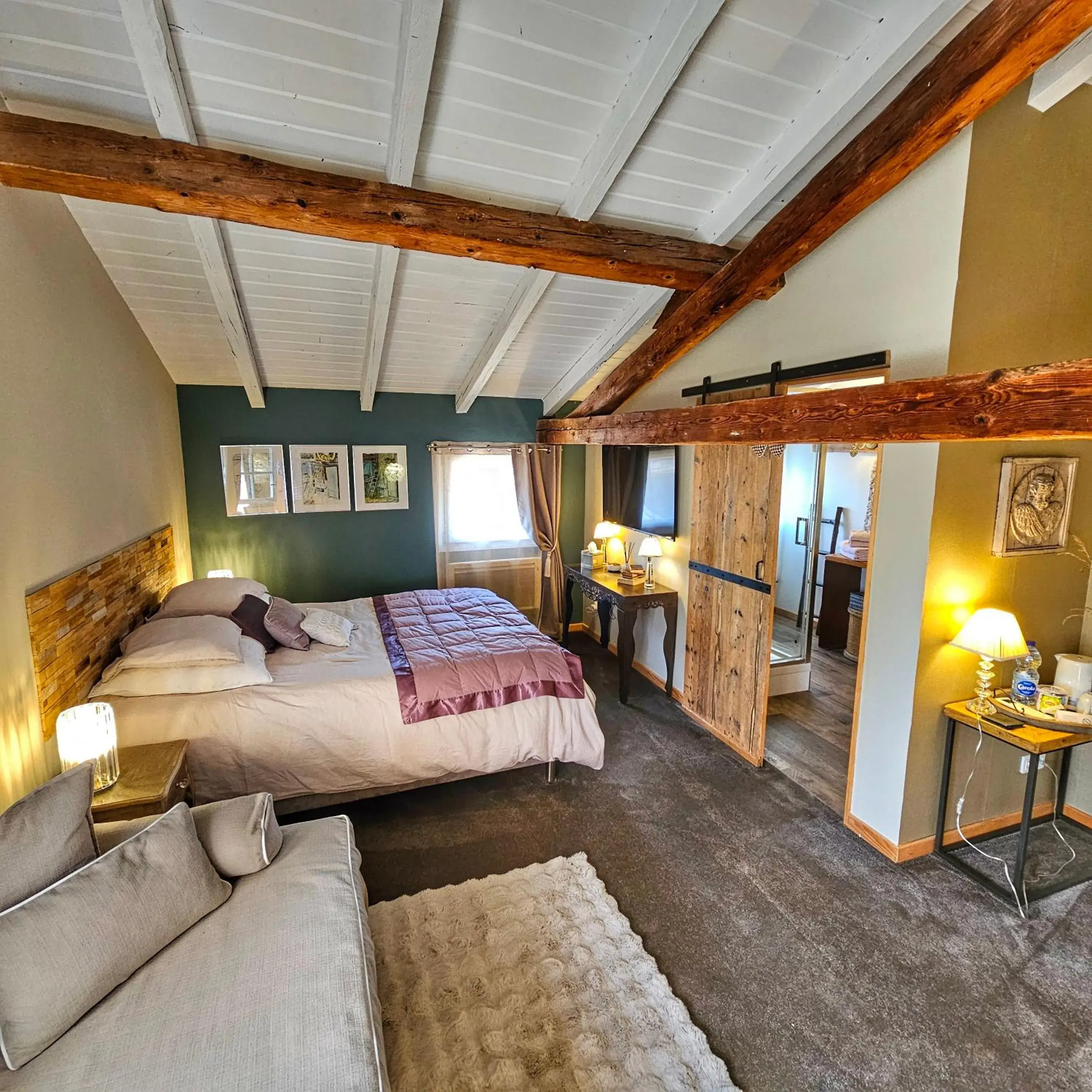 Double Room Côté Tour in La Grange du couvent B&B Double Room Côté Tour in La Grange du couvent B&B