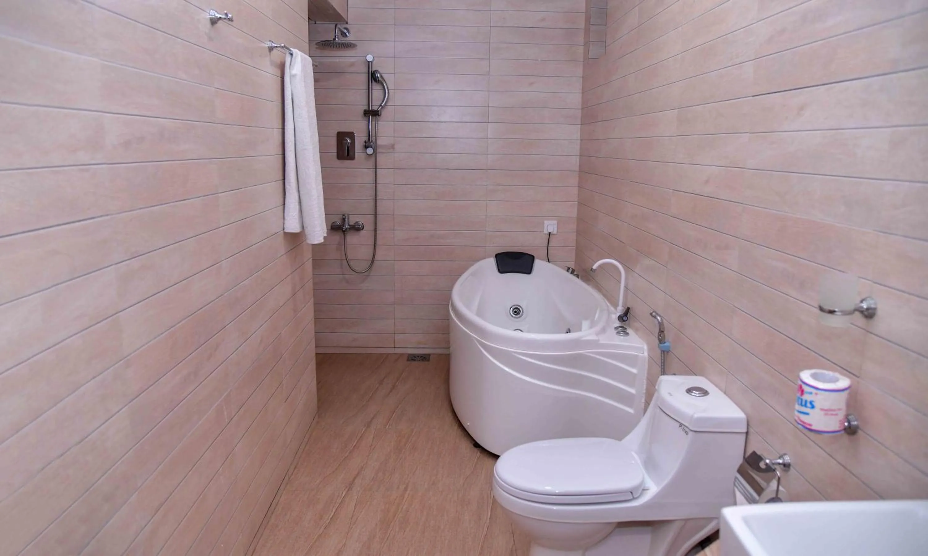 Shower in Ceylon Sea Hotel