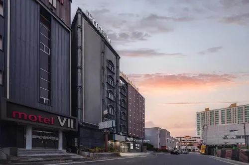 V Hotel