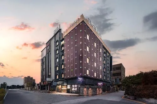 V Hotel