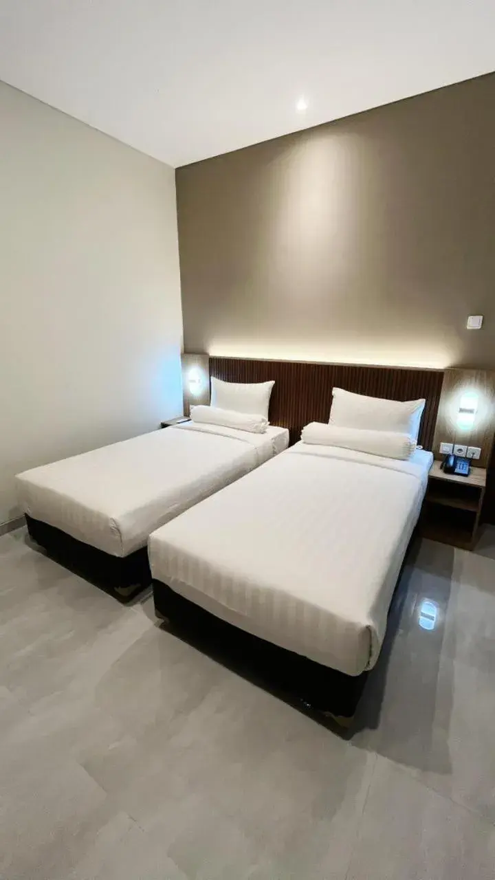 Superior Twin Room in Front One Hotel Mesir Surabaya Superior Twin Room in Front One Hotel Mesir Surabaya