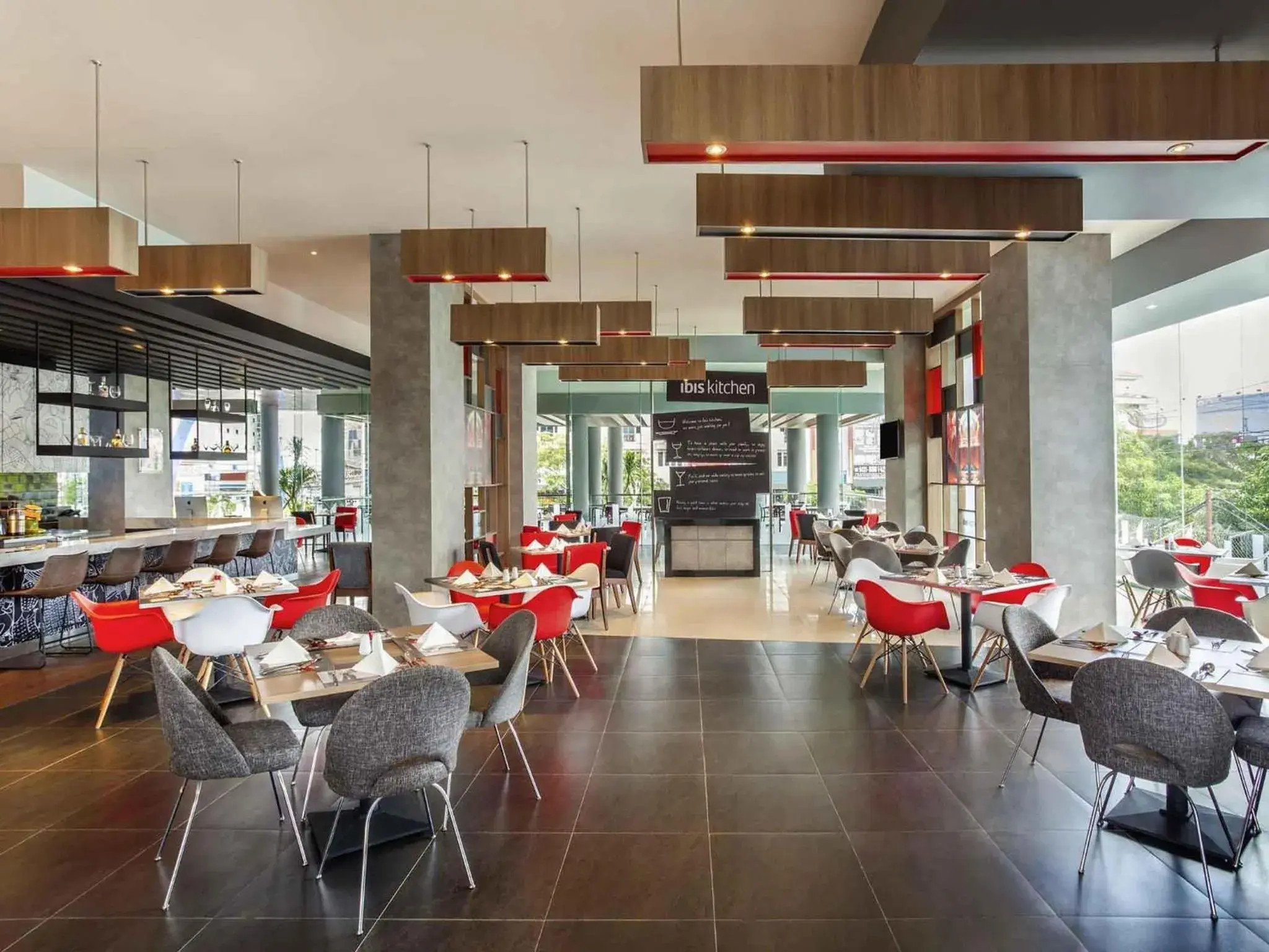 Restaurant/places to eat in Ibis Manado City Center Boulevard Restaurant/places to eat in Ibis Manado City Center Boulevard