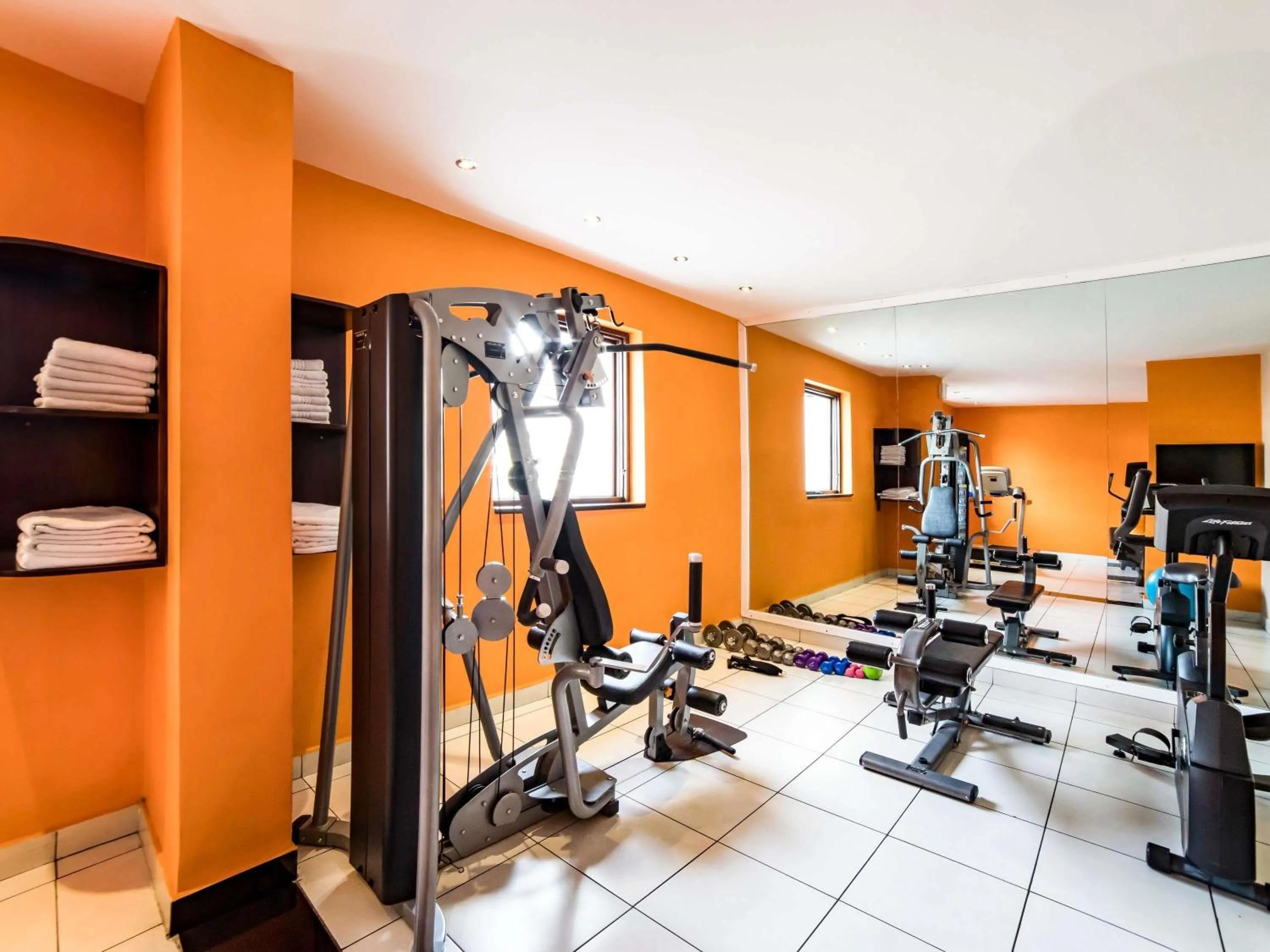 Fitness centre/facilities in Ibis Styles Accra Airport