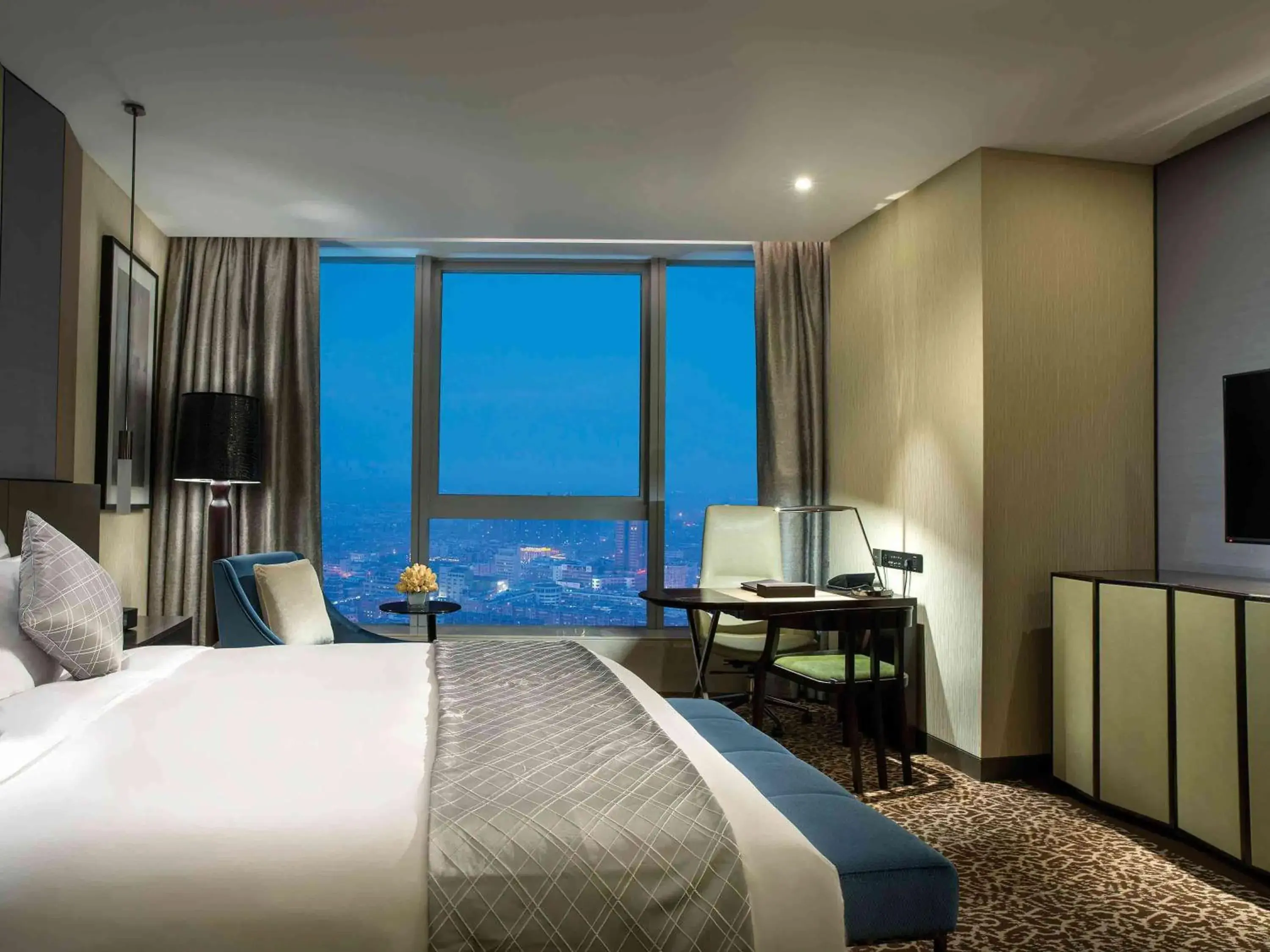 Photo of the whole room, Bed in Sofitel Lianyungang Suning Photo of the whole room, Bed in Sofitel Lianyungang Suning