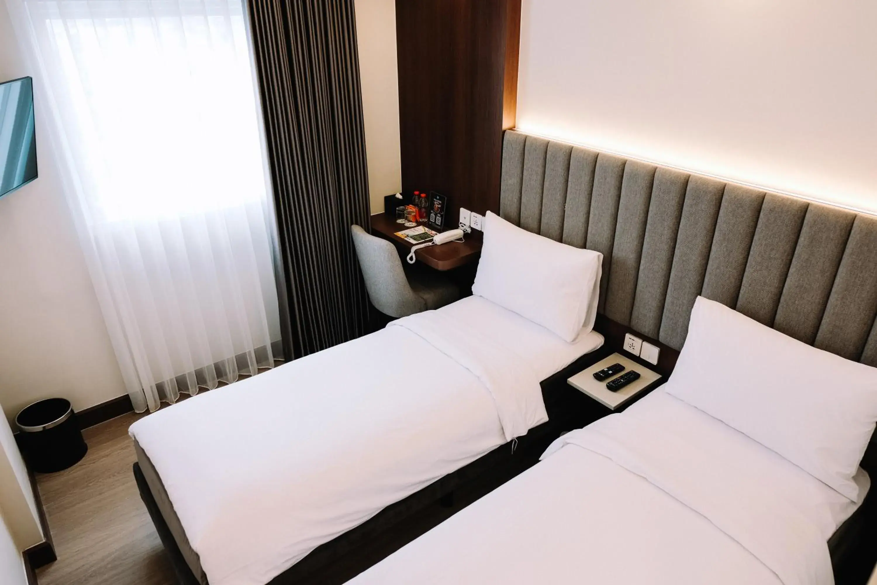 Bed in Deka Hotel Surabaya HR Muhammad Bed in Deka Hotel Surabaya HR Muhammad
