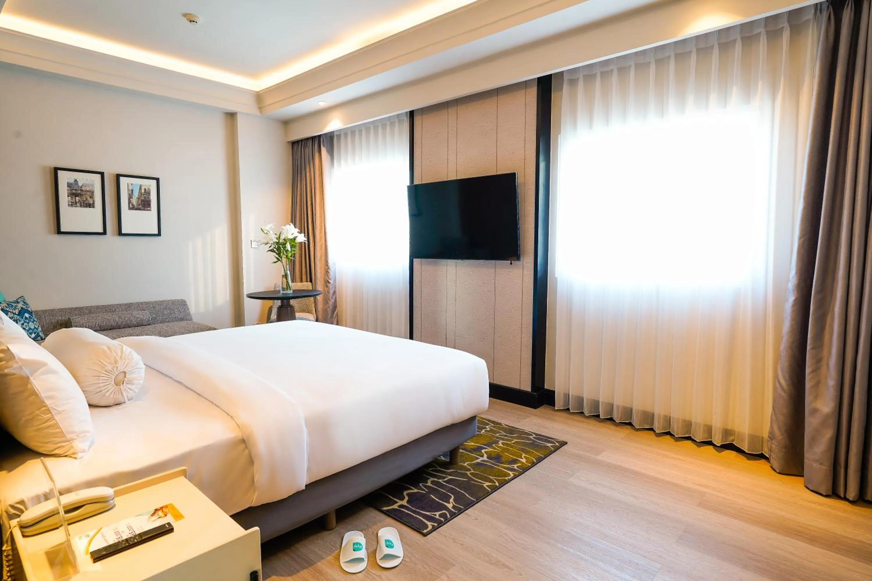 Bed in Deka Hotel Surabaya HR Muhammad