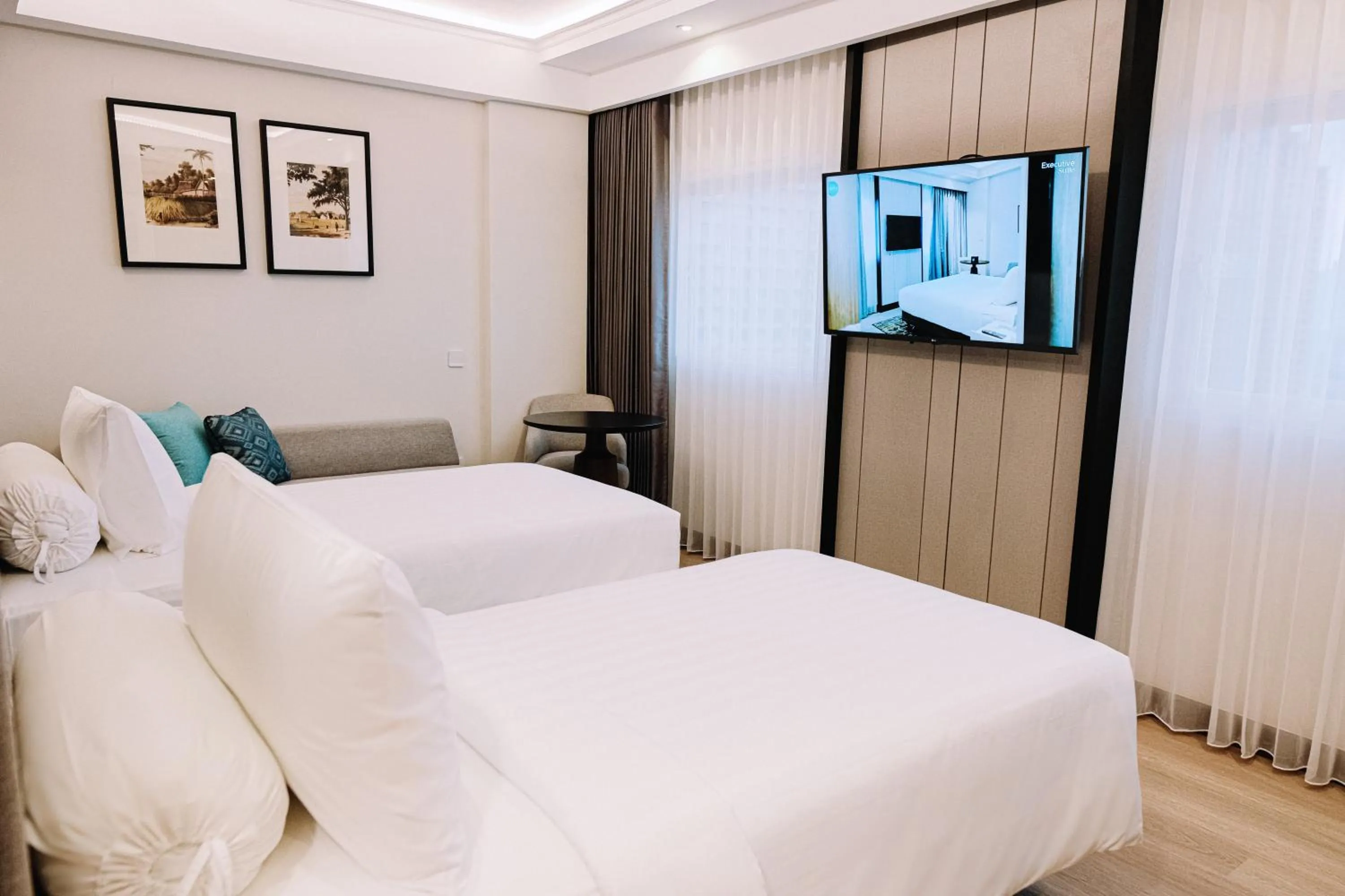 Bedroom, Bed in Deka Hotel Surabaya HR Muhammad