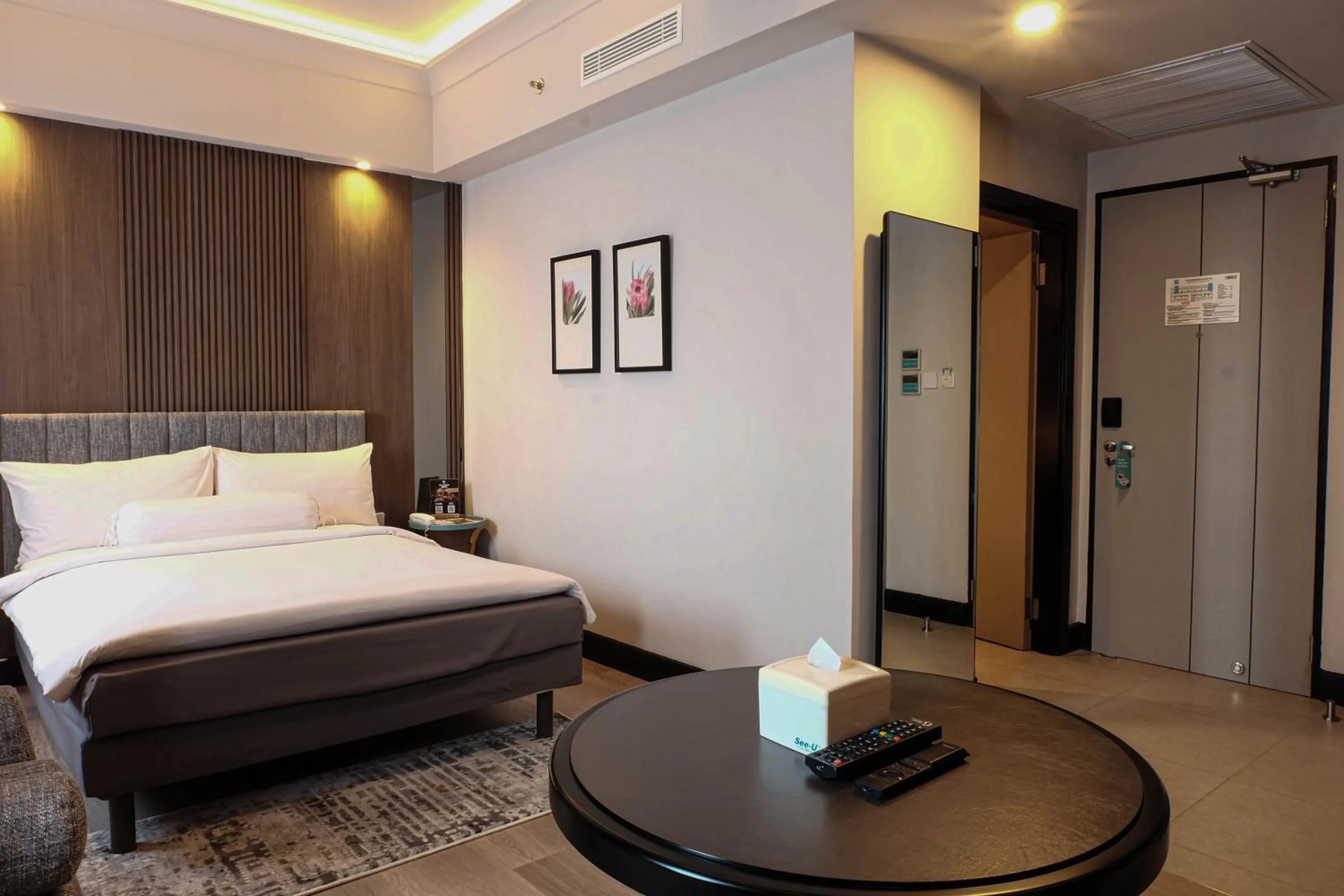 Bed in Deka Hotel Surabaya HR Muhammad