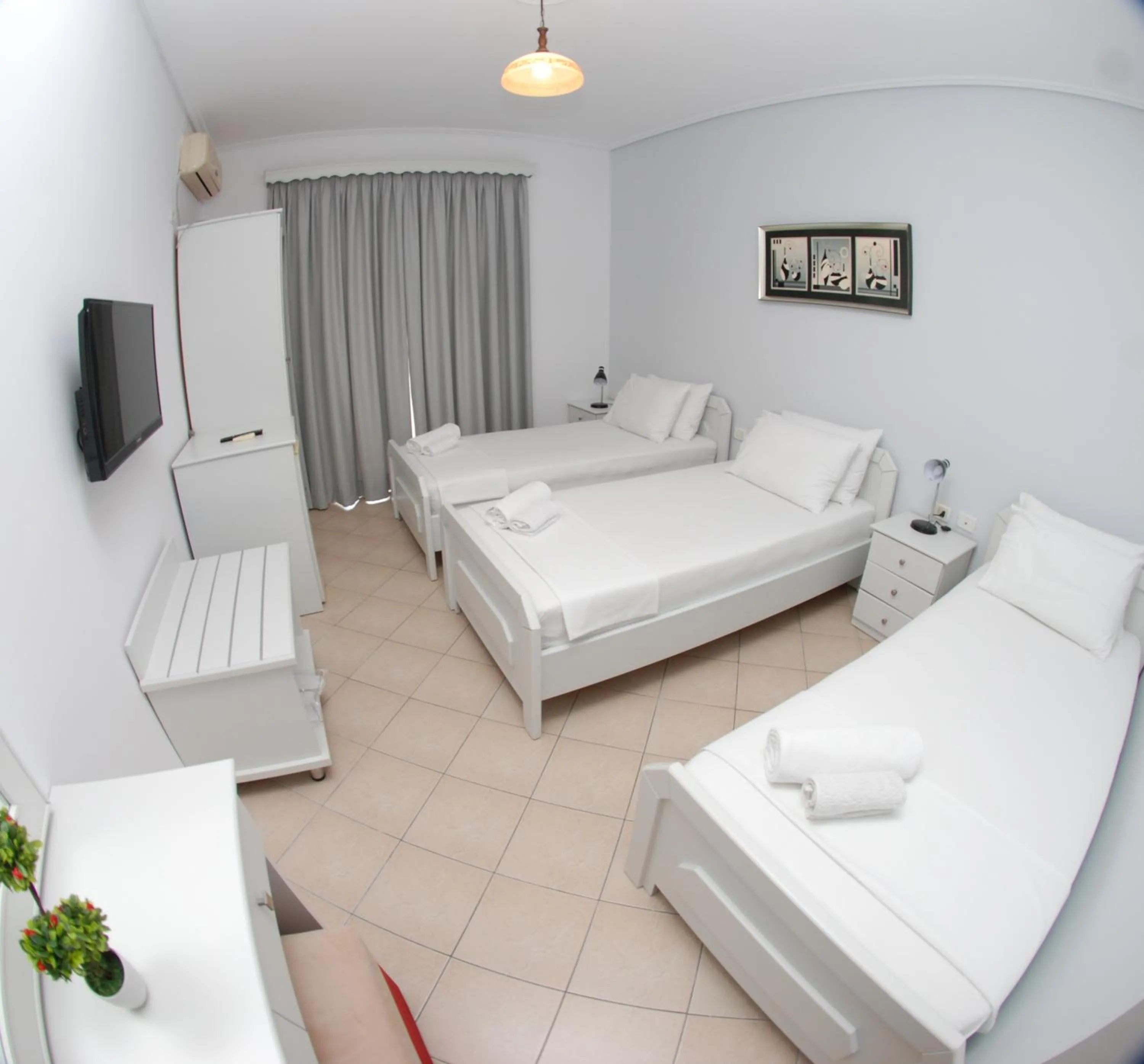 Photo of the whole room, Bed in Hotel MS